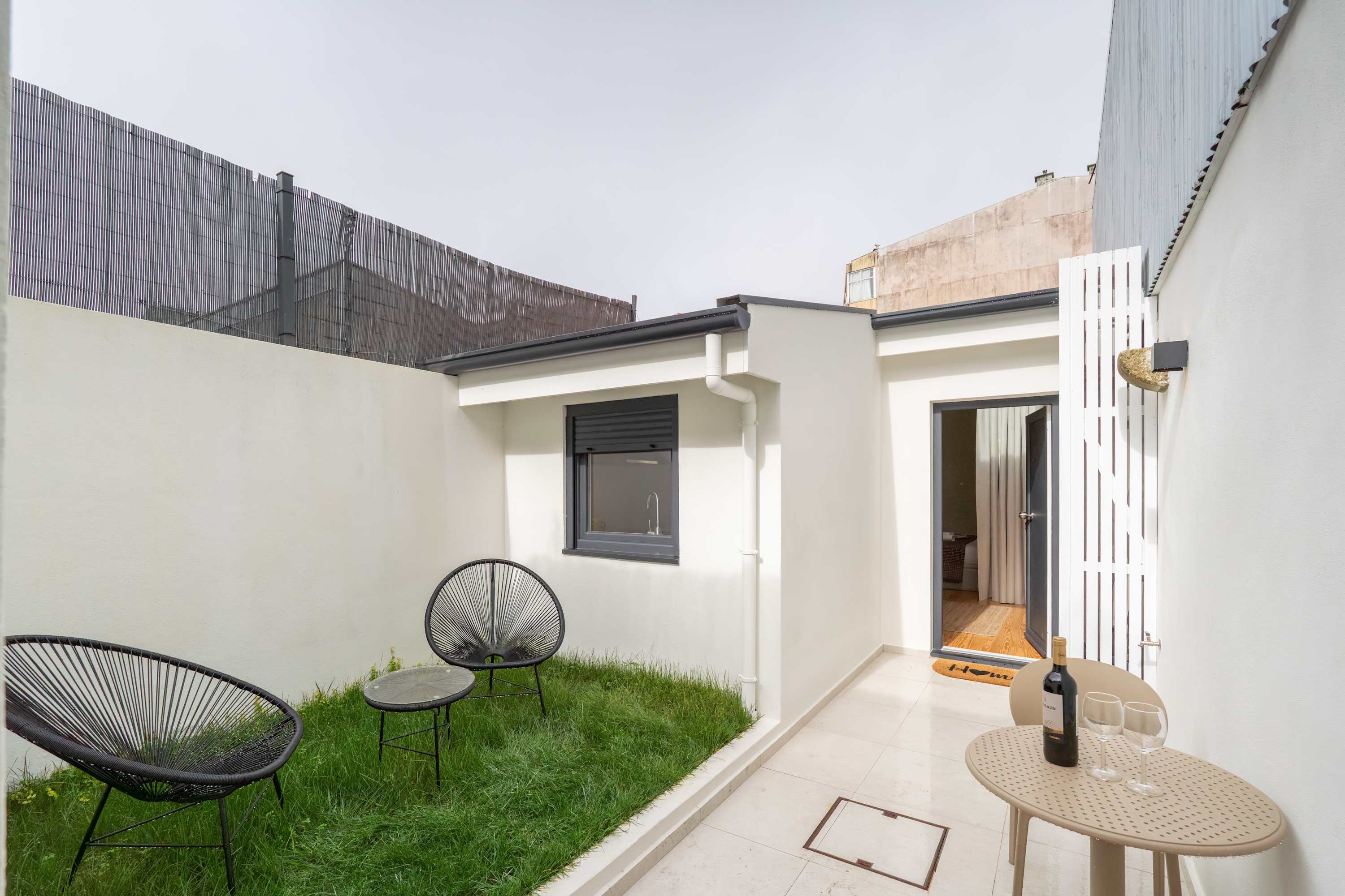 2 Elegant Flats with Terrace & AC by HostWise