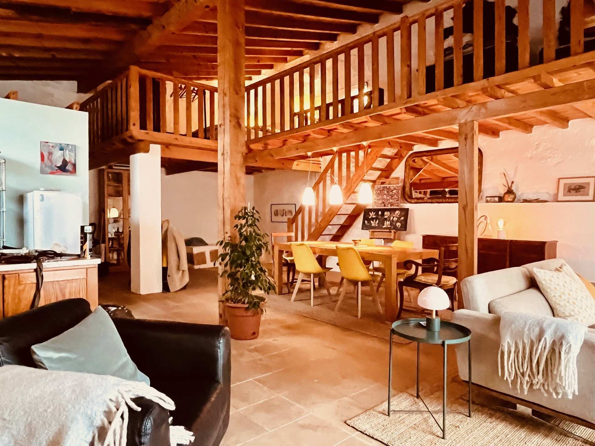 Charming Wine Cellar Loft with Terrace, Pizza Oven & Fireplace – 15 min to the Beach — Reguengo Grande, Lisboa — vacation rental