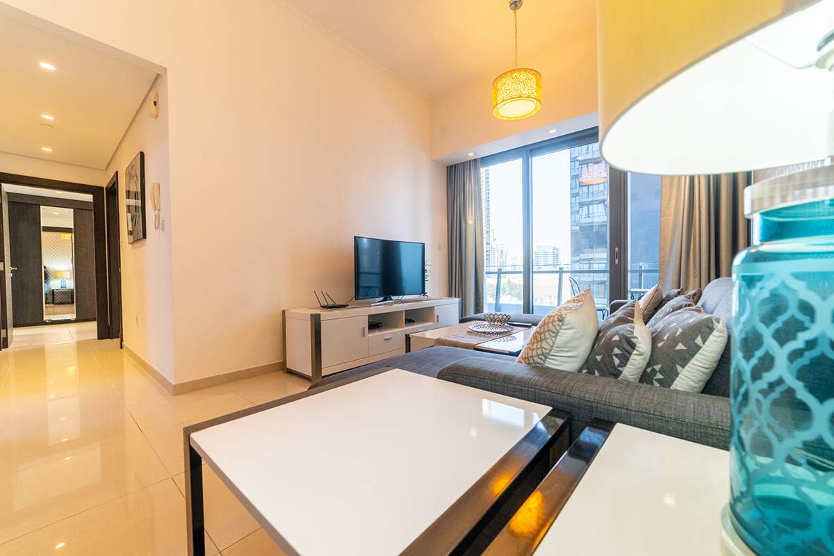 Luxury 2BR Apartment in Dubai with Views - Image 6