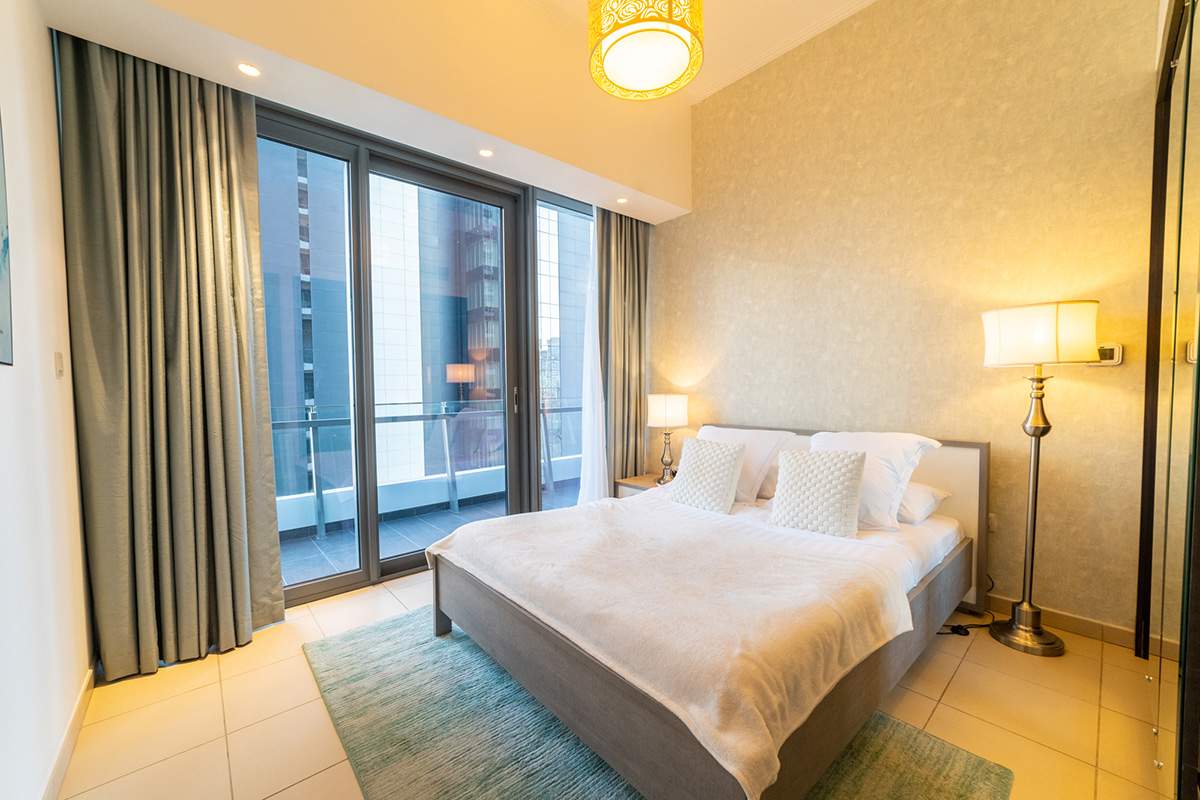 Luxury 2BR Apartment in Dubai with Views - Image 11