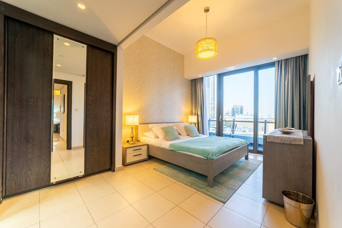 Luxury 2BR Apartment in Dubai with Views - Image 15