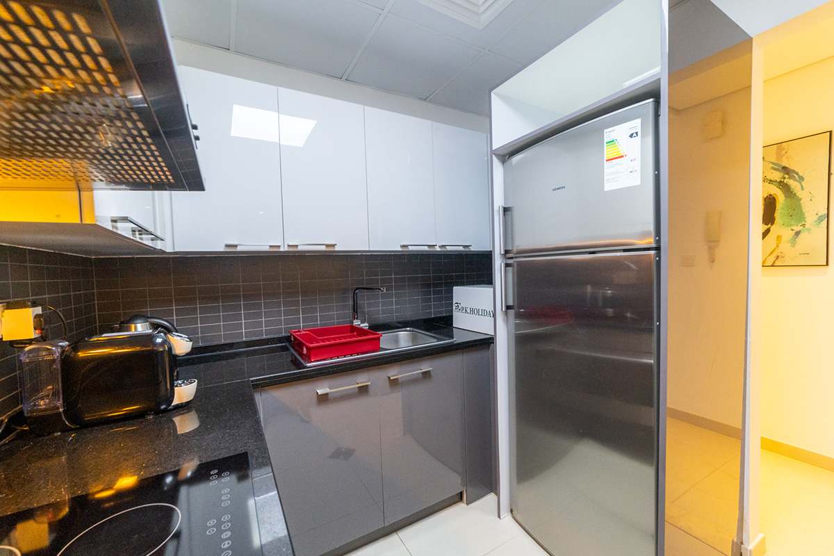 Luxury 2BR Apartment in Dubai with Views - Image 9