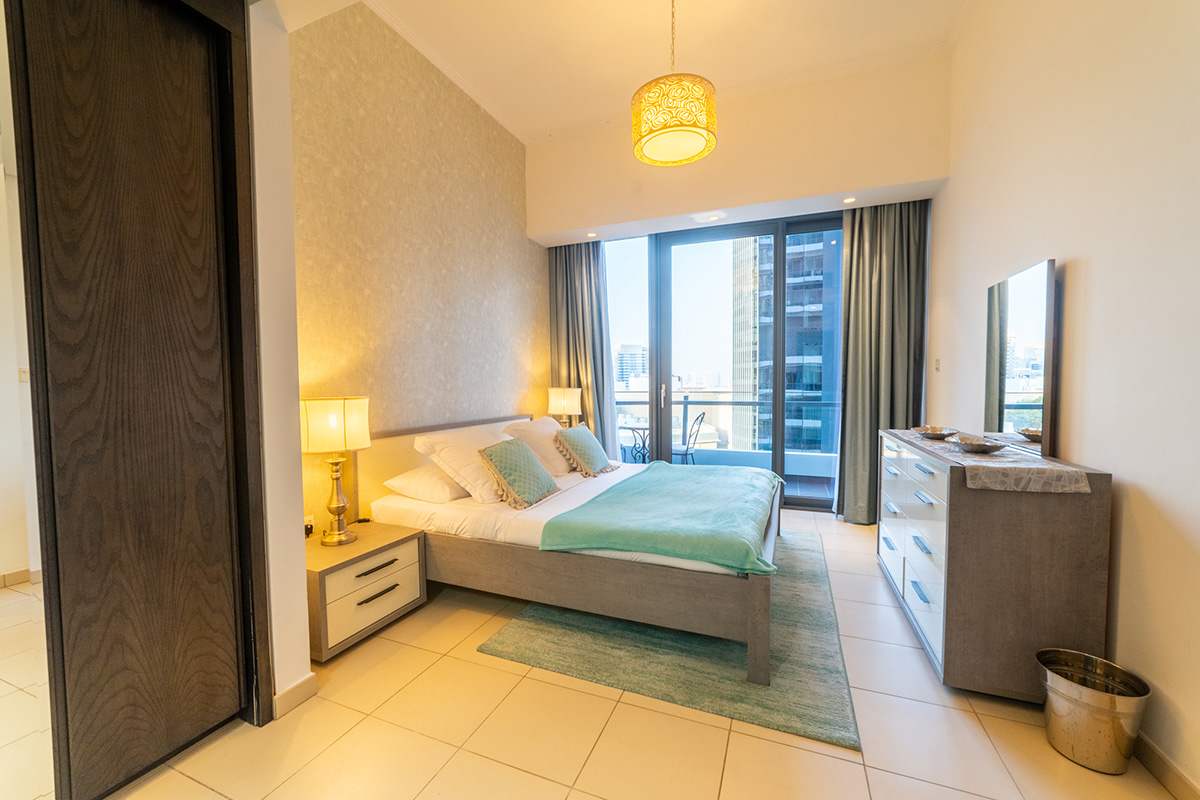 Luxury 2BR Apartment in Dubai with Views - Image 16