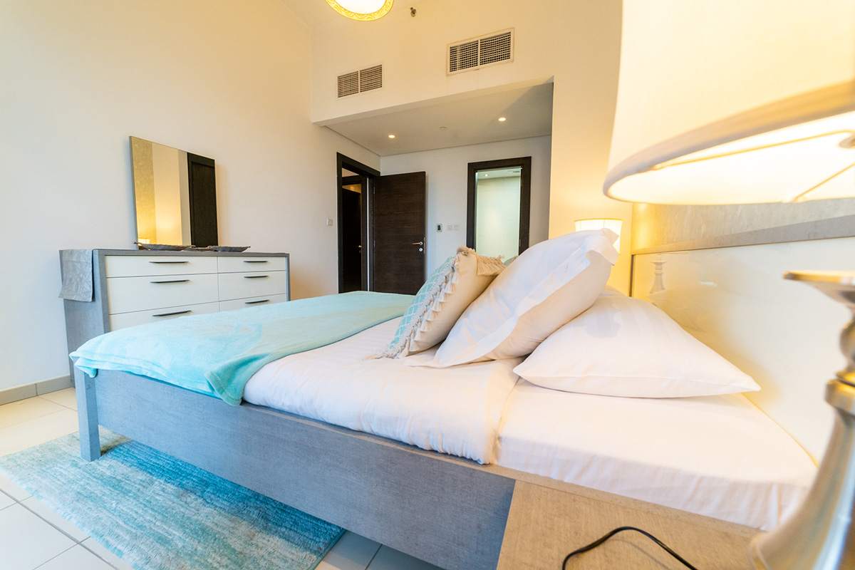 Luxury 2BR Apartment in Dubai with Views - Image 17