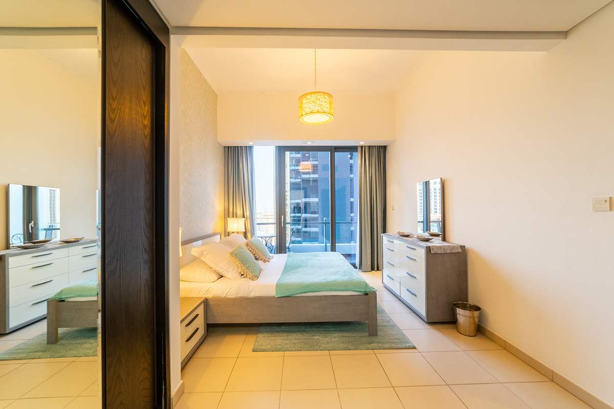 Luxury 2BR Apartment in Dubai with Views - Image 20