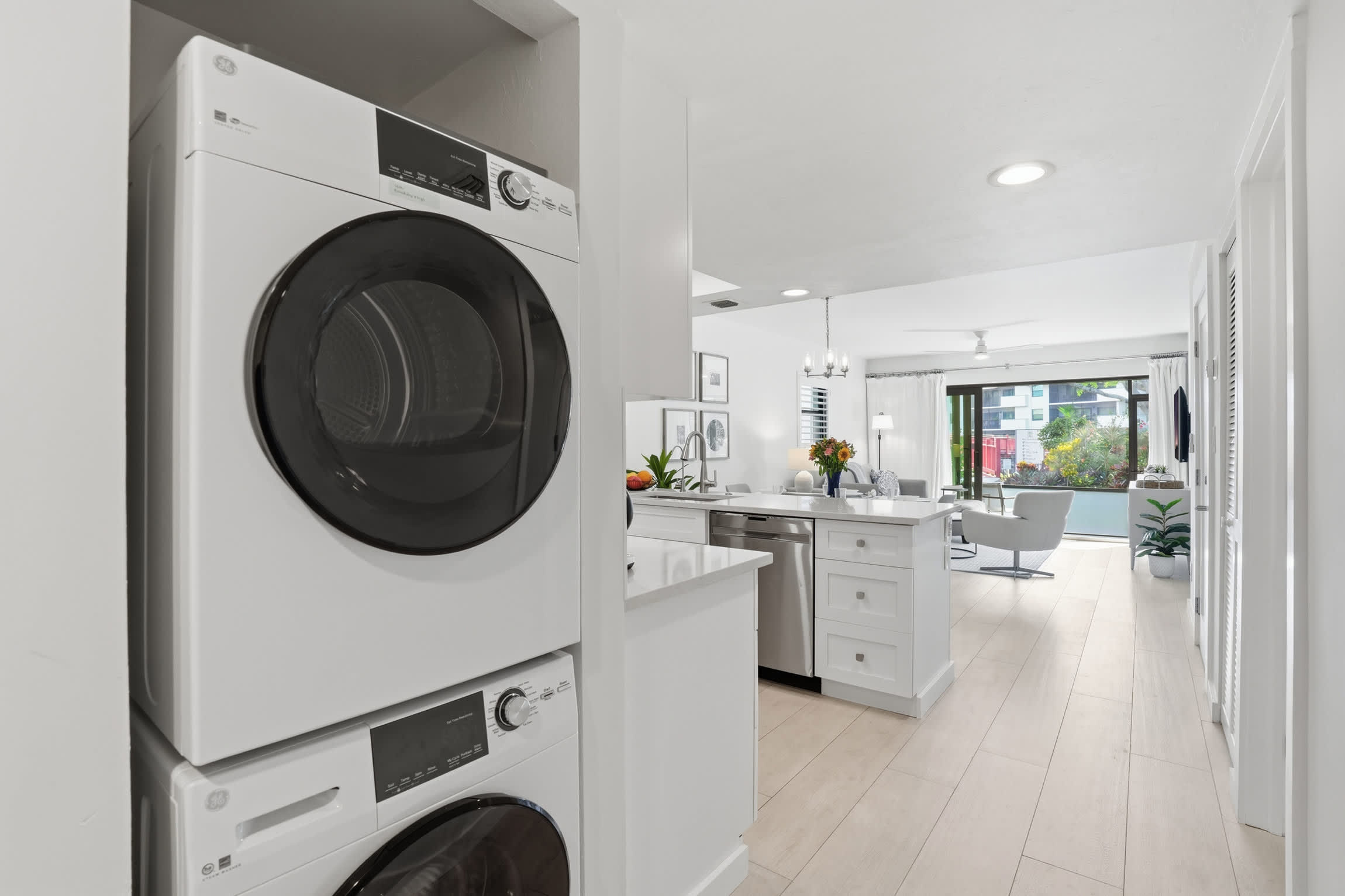 C 117 Luxury Park Shore Resort Condo with Pool | Photo 16