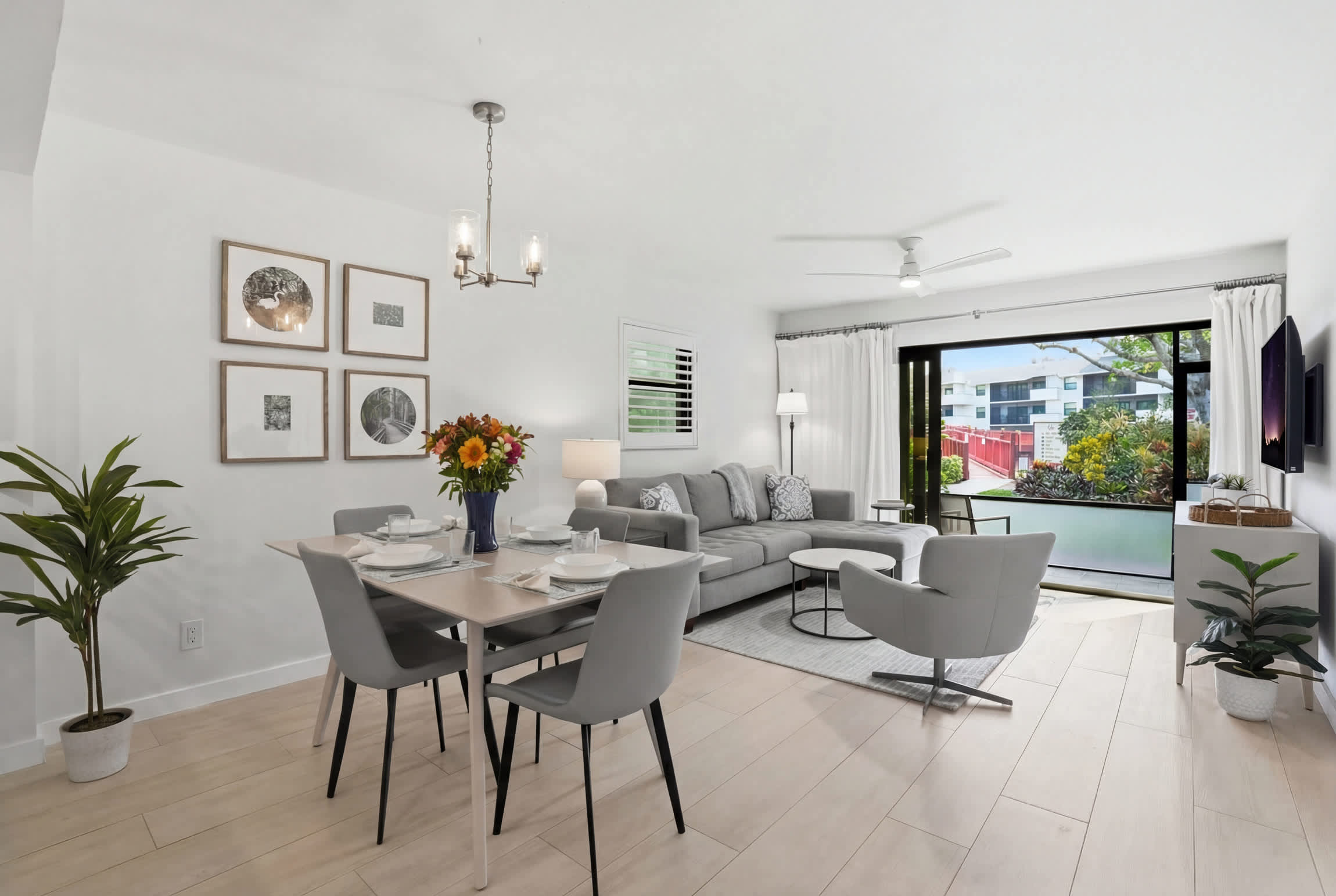 C 117 Luxury Park Shore Resort Condo with Pool