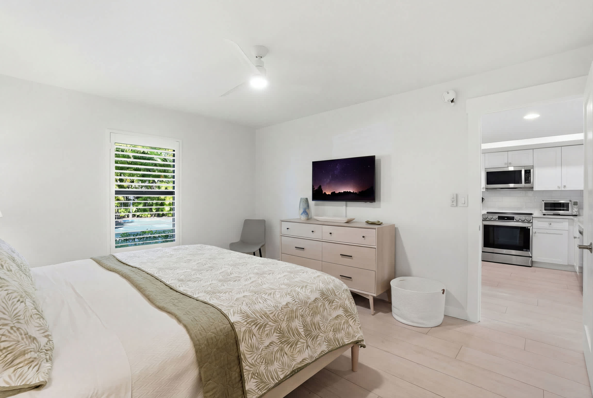 C 117 Luxury Park Shore Resort Condo with Pool | Photo 17