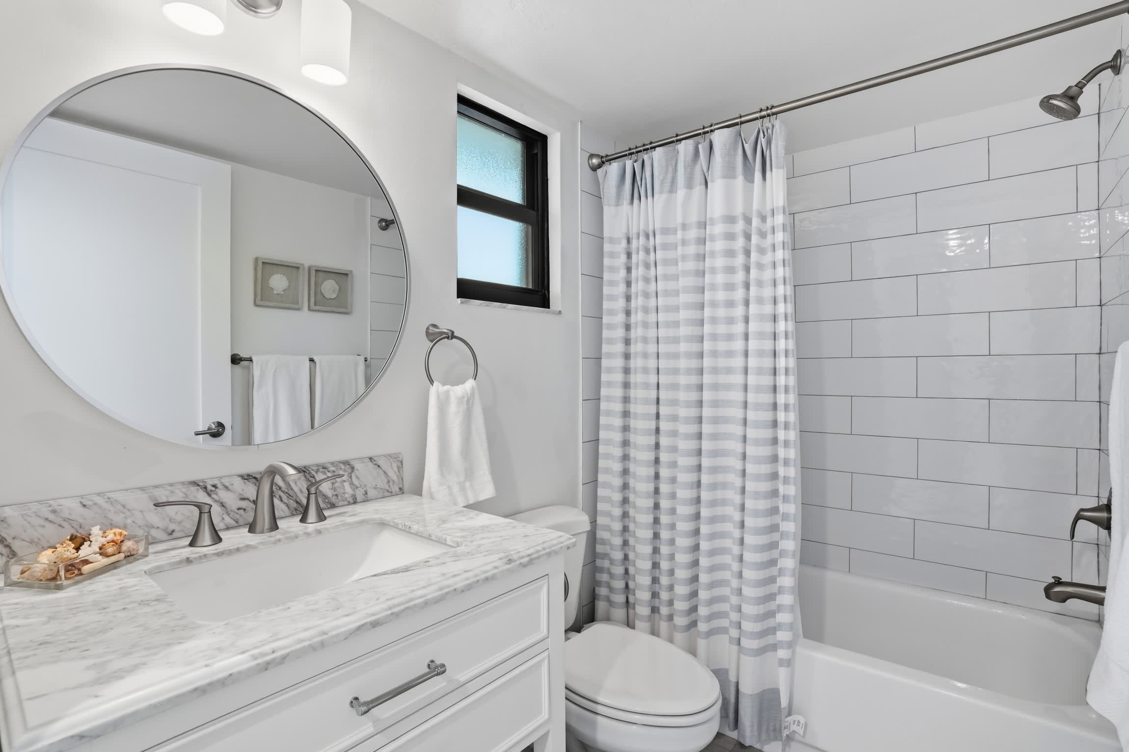 C 117 Luxury Park Shore Resort Condo with Pool | Photo 24