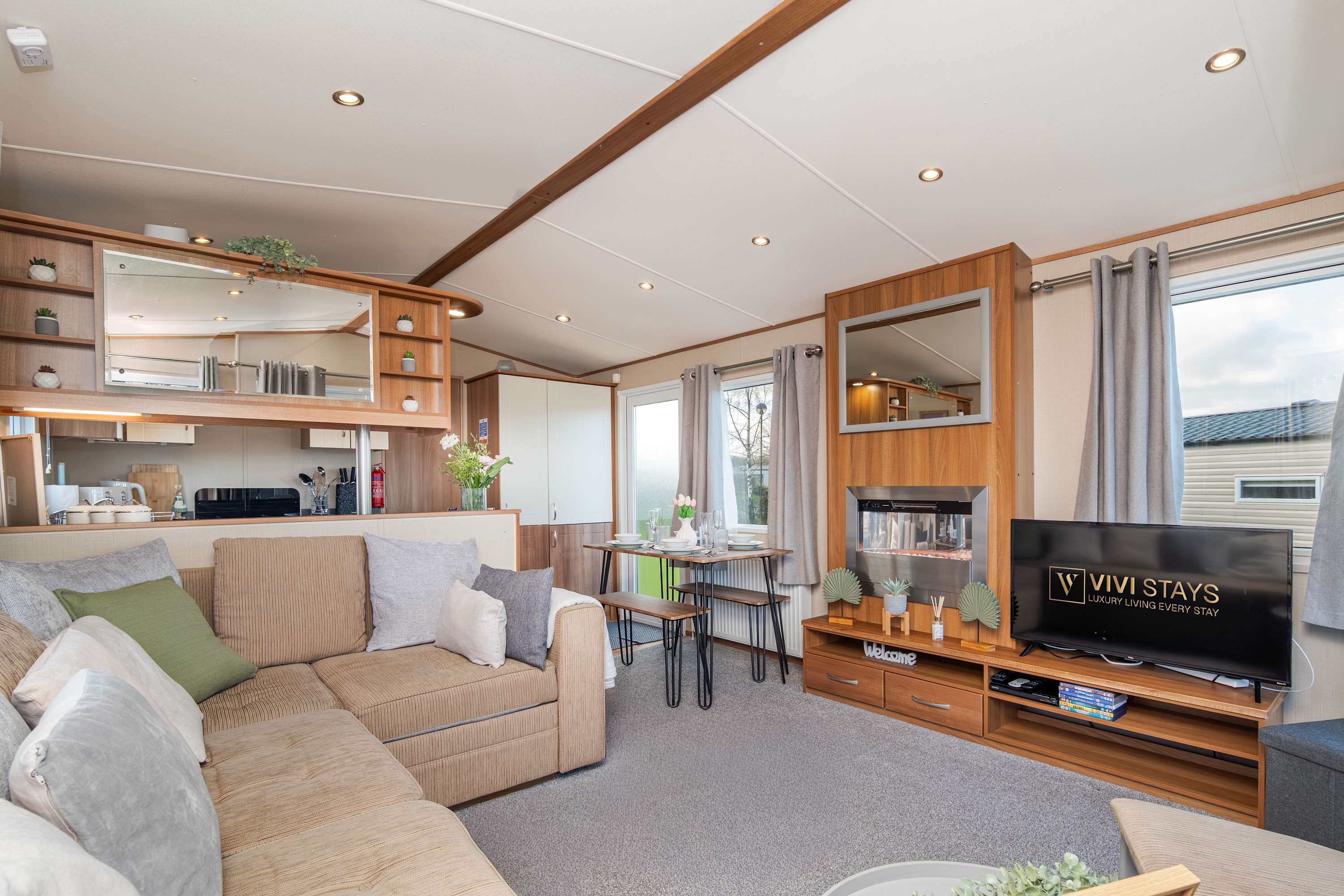 Family Friendly|Pool |Seton Sand |Parking| Sleep 7 in Links Road EH32 0QF - Property image 2 - VivreStays