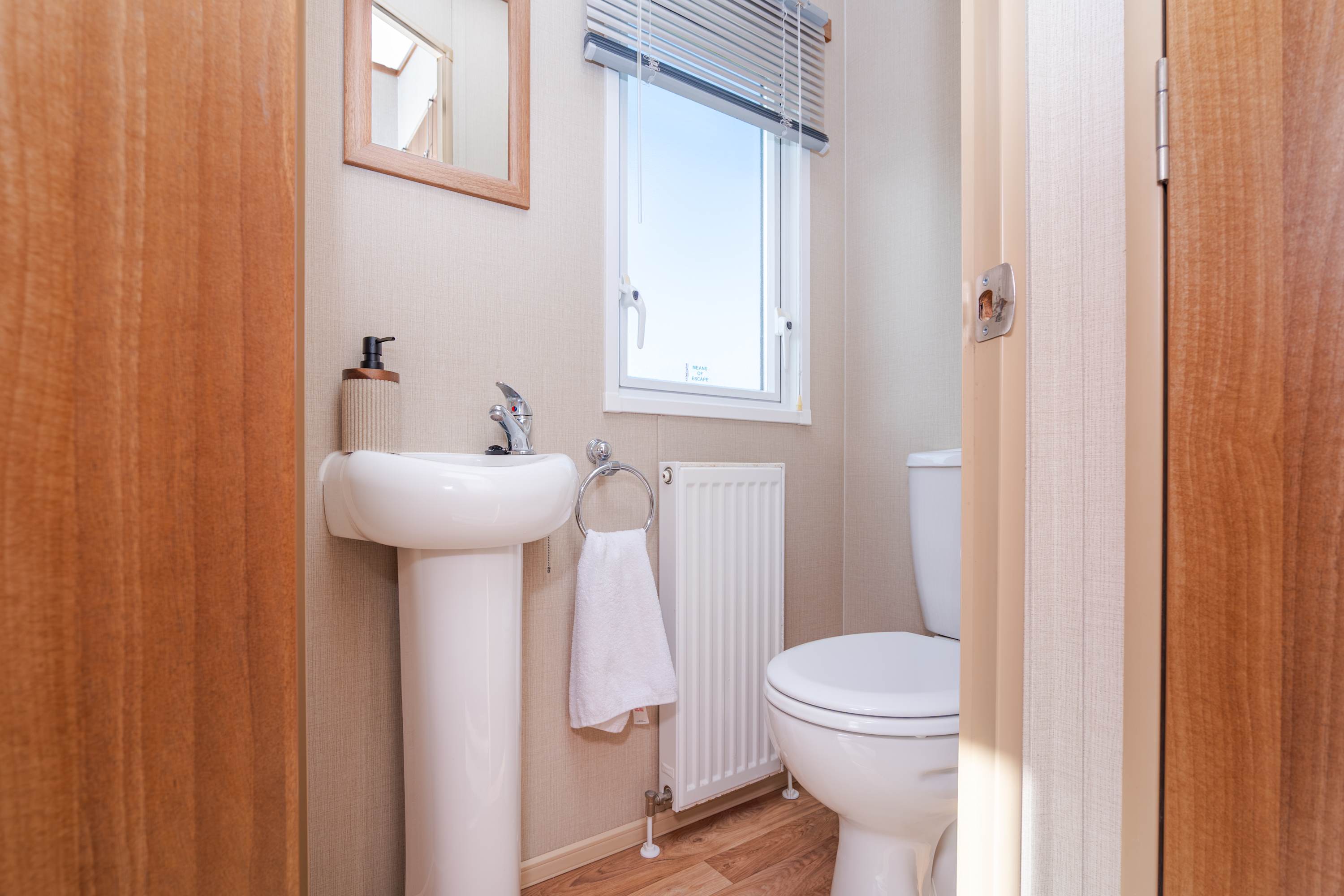 Family Friendly|Pool |Seton Sand |Parking| Sleep 7 in Links Road EH32 0QF - Property image 30 - VivreStays