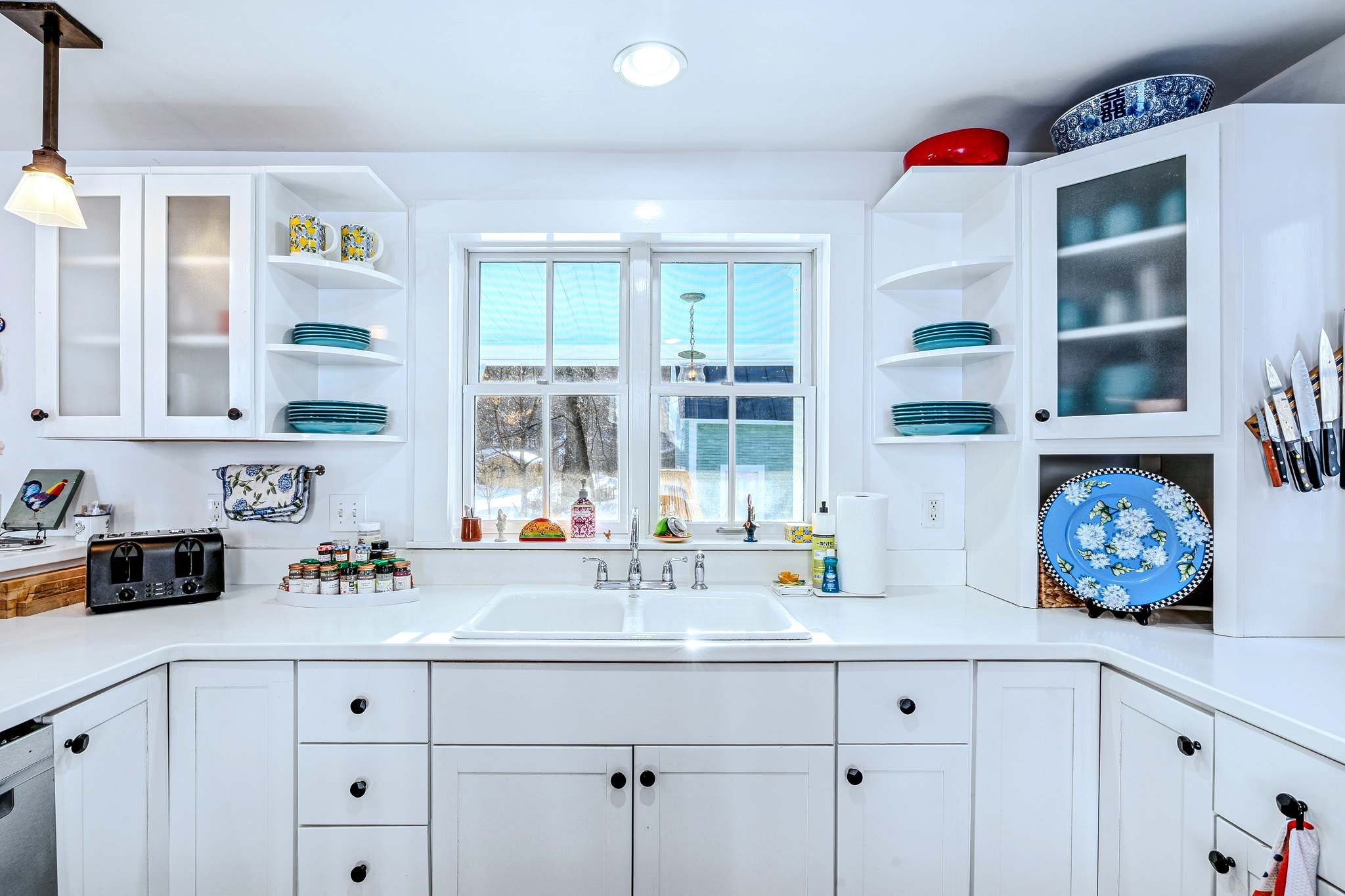 Walk to Mt. Peg Trail + Village, Enjoy Porch Views