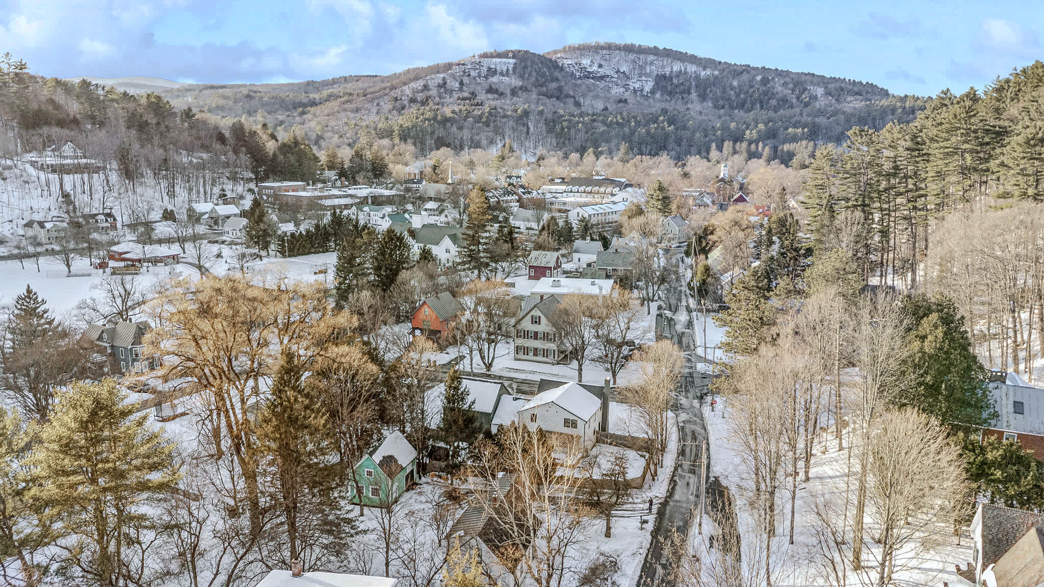 Walk to Mt. Peg Trail + Village, Enjoy Porch Views