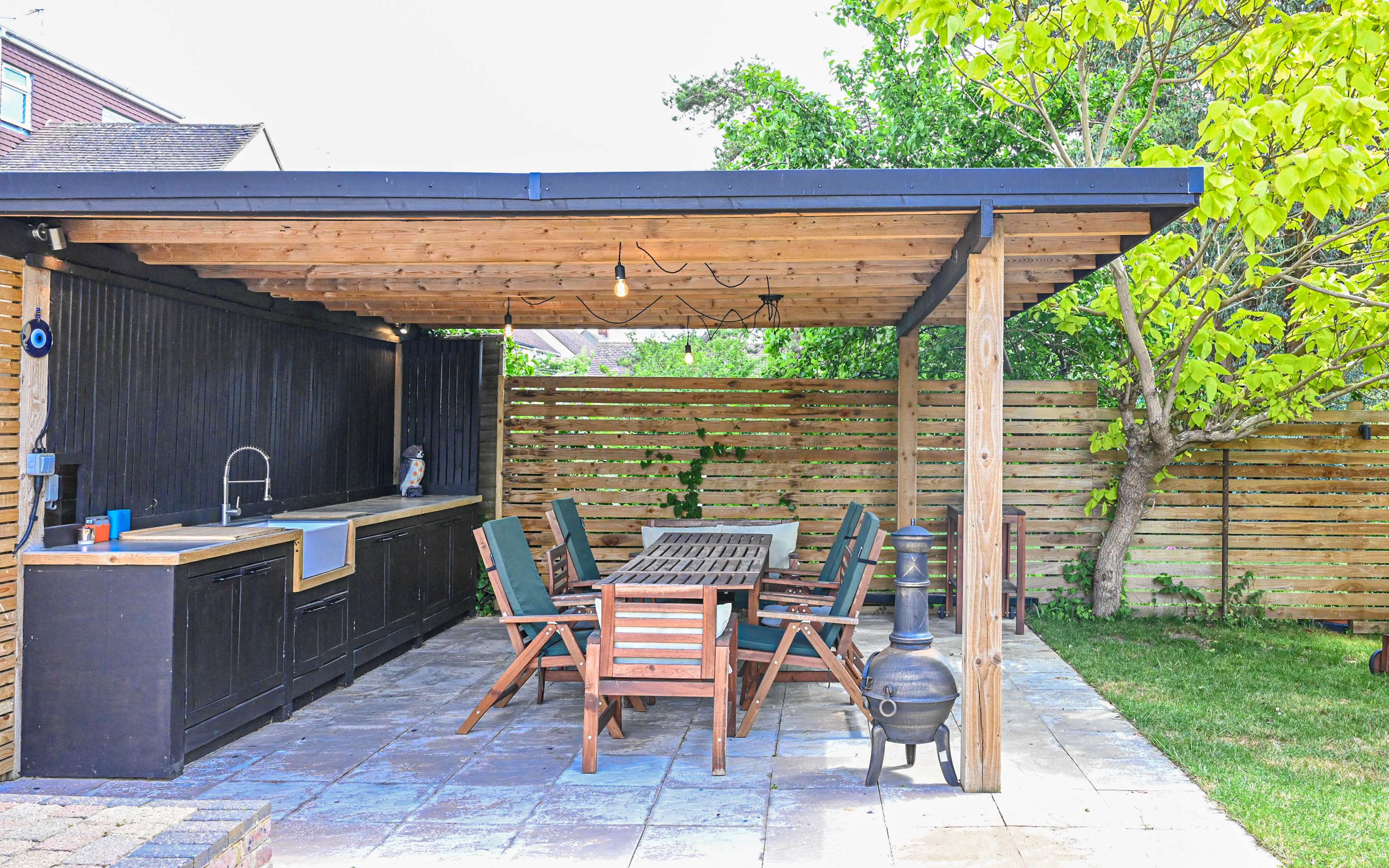 View Spacious 5 Bedroom House by Jesswood Properties with Private Pool Parking x 3 in Bushmead Road 2 LU2 7EU Spacious 5 Bedroom House by Jesswood Properties with Private Pool Parking x 3 in Bushmead Road 2 LU2 7EU - Property image 47 - VivreStays