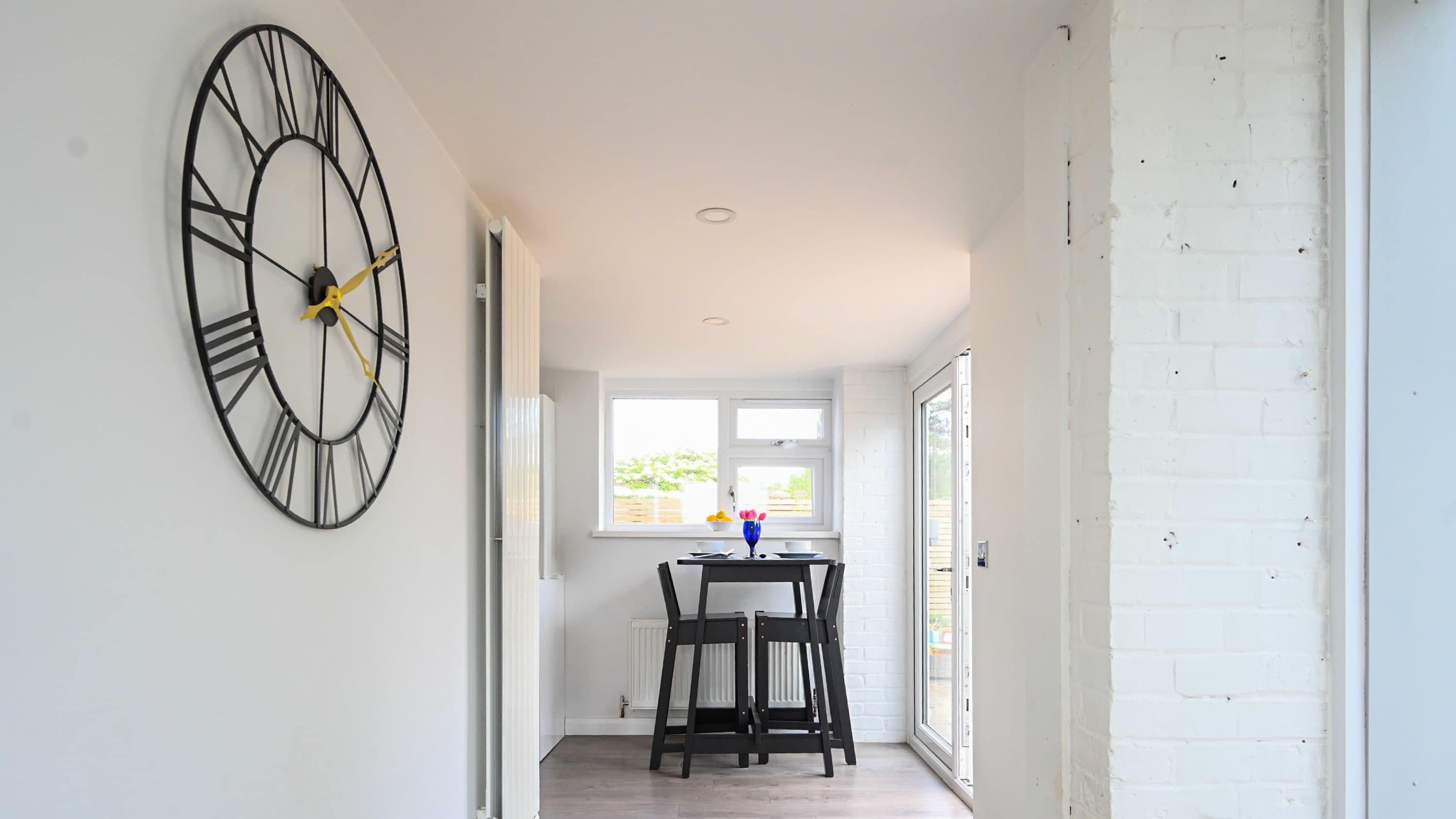 View Spacious 5 Bedroom House by Jesswood Properties with Private Pool Parking x 3 in Bushmead Road 2 LU2 7EU Spacious 5 Bedroom House by Jesswood Properties with Private Pool Parking x 3 in Bushmead Road 2 LU2 7EU - Property image 55 - VivreStays