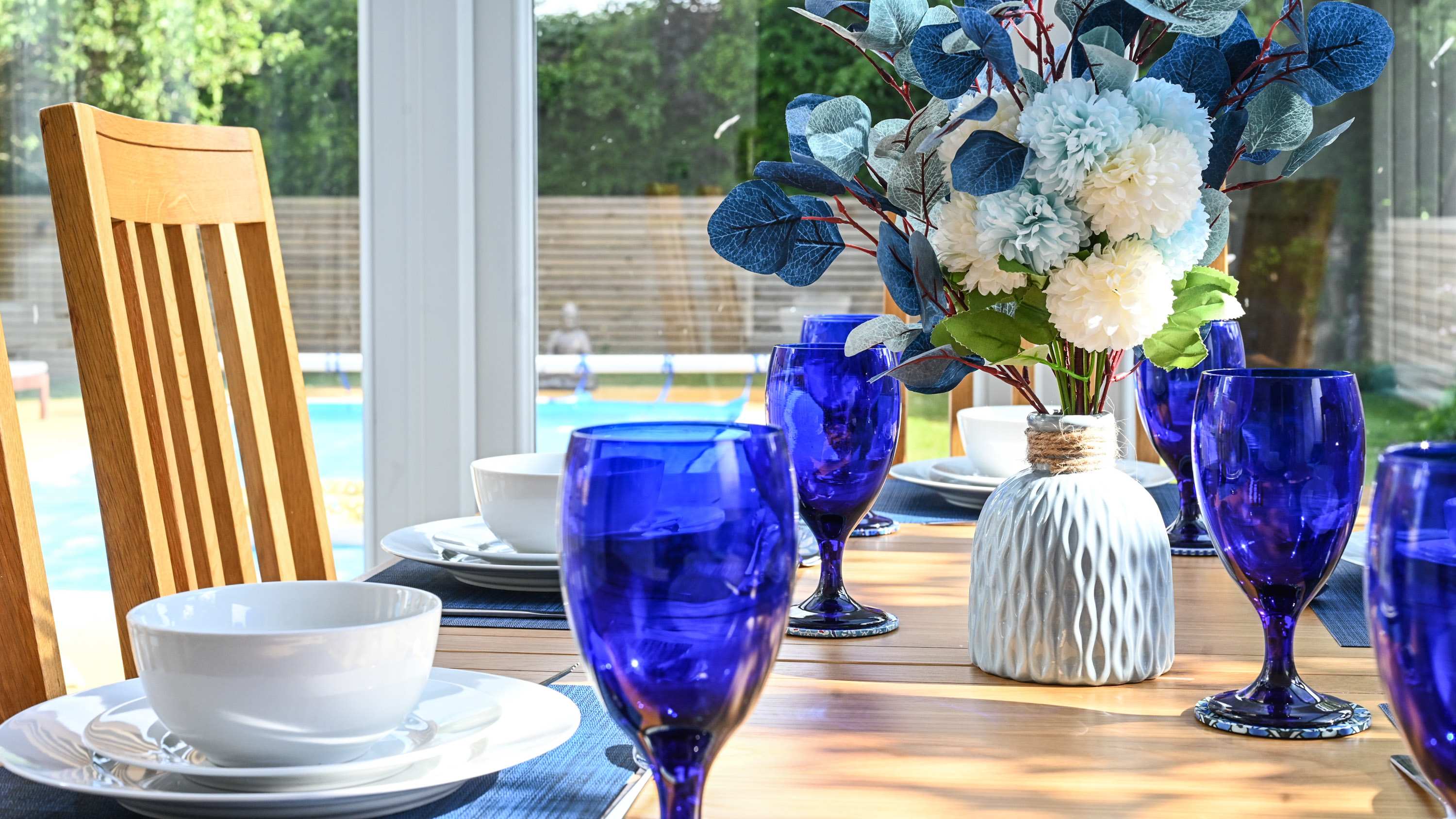View Spacious 5 Bedroom House by Jesswood Properties with Private Pool Parking x 3 in Bushmead Road 2 LU2 7EU Spacious 5 Bedroom House by Jesswood Properties with Private Pool Parking x 3 in Bushmead Road 2 LU2 7EU - Property image 63 - VivreStays