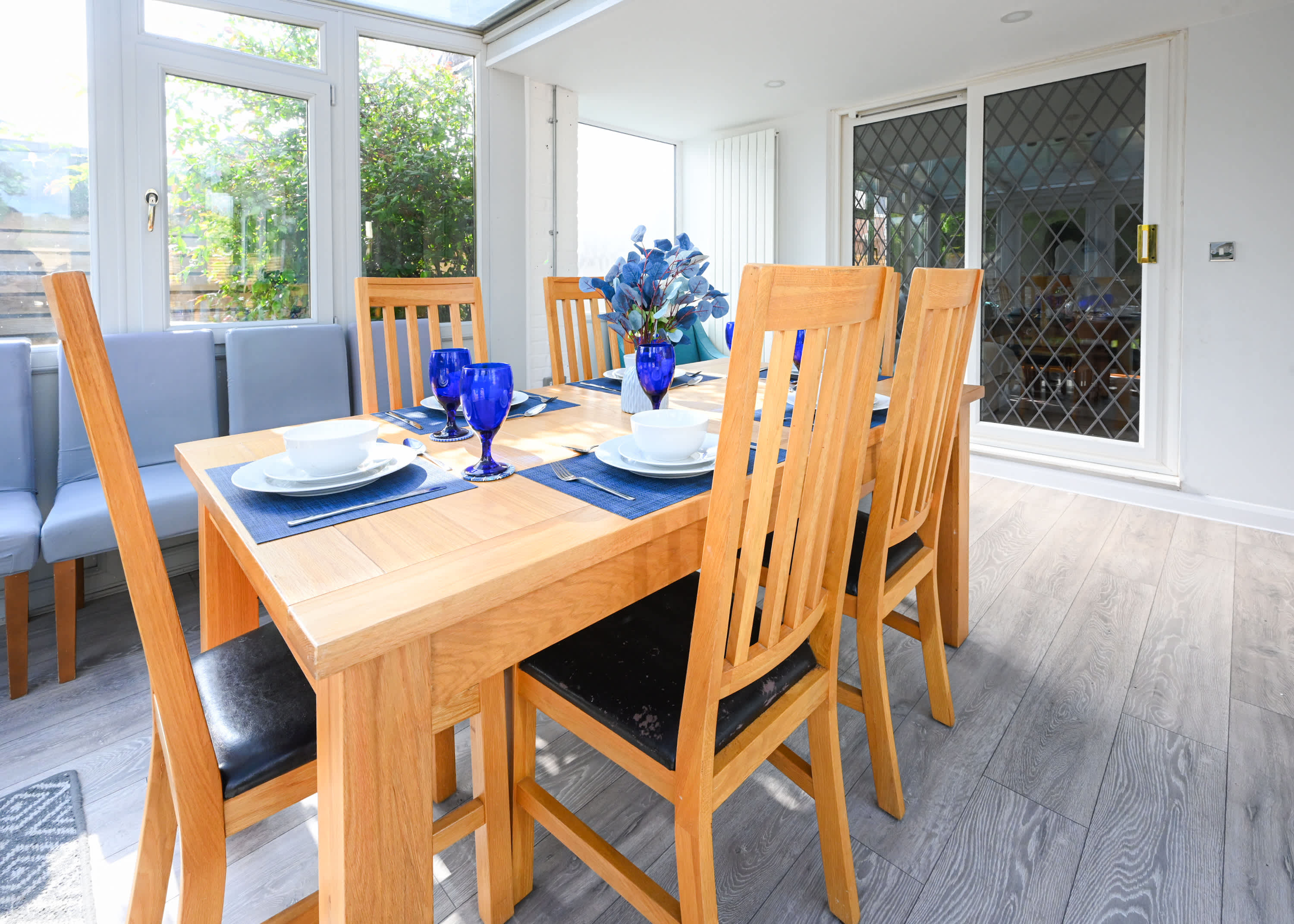 View Spacious 5 Bedroom House by Jesswood Properties with Private Pool Parking x 3 in Bushmead Road 2 LU2 7EU Spacious 5 Bedroom House by Jesswood Properties with Private Pool Parking x 3 in Bushmead Road 2 LU2 7EU - Property image 64 - VivreStays
