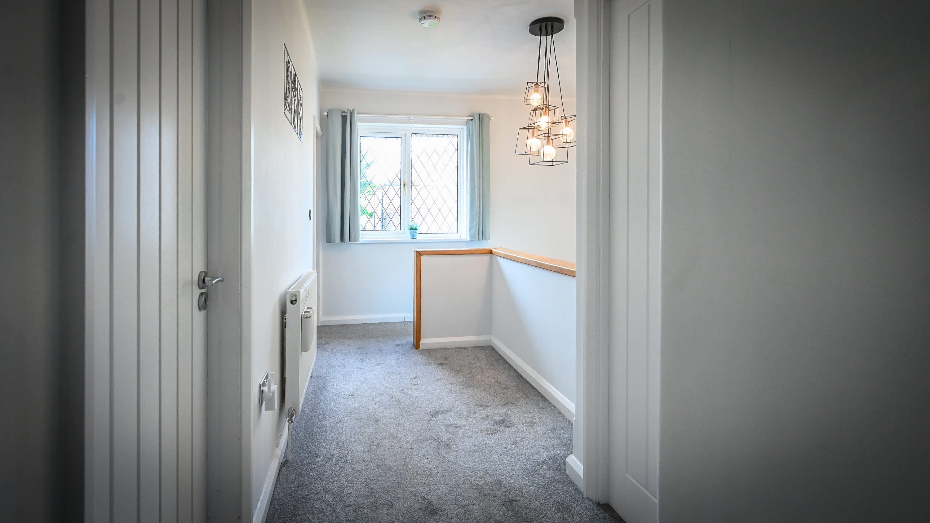 View Spacious 5 Bedroom House by Jesswood Properties with Private Pool Parking x 3 in Bushmead Road 2 LU2 7EU Spacious 5 Bedroom House by Jesswood Properties with Private Pool Parking x 3 in Bushmead Road 2 LU2 7EU - Property image 9 - VivreStays