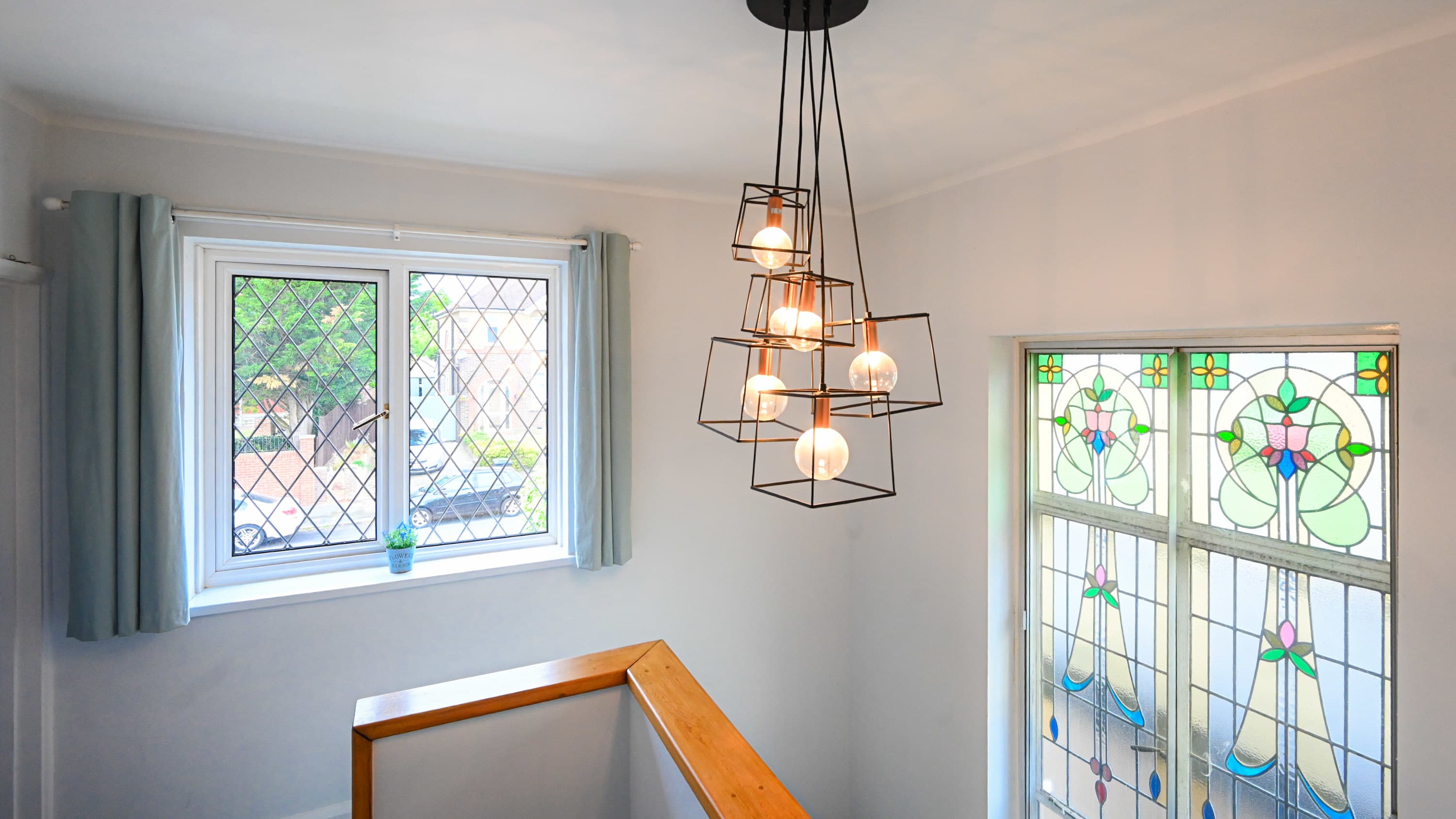 View Spacious 5 Bedroom House by Jesswood Properties with Private Pool Parking x 3 in Bushmead Road 2 LU2 7EU Spacious 5 Bedroom House by Jesswood Properties with Private Pool Parking x 3 in Bushmead Road 2 LU2 7EU - Property image 71 - VivreStays