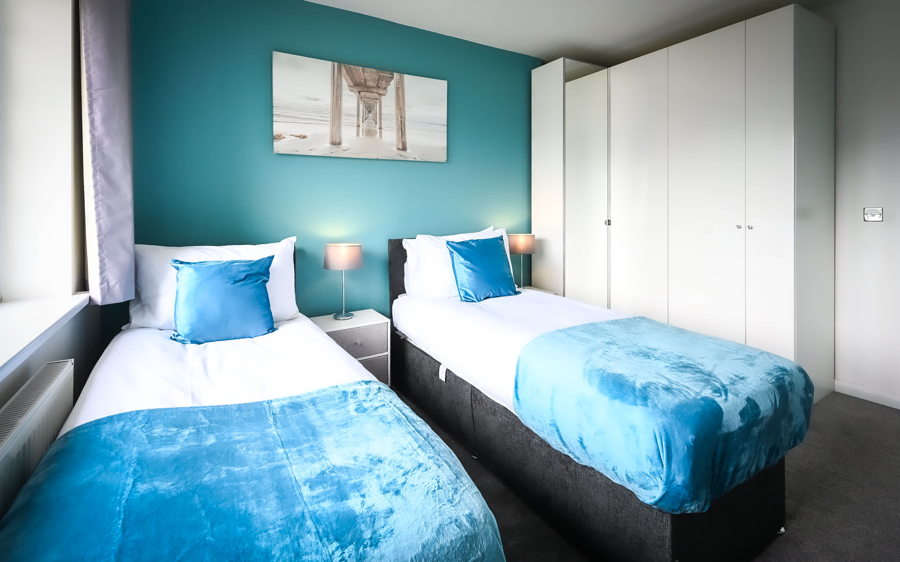 View Spacious 5 Bedroom House by Jesswood Properties with Private Pool Parking x 3 in Bushmead Road 2 LU2 7EU Spacious 5 Bedroom House by Jesswood Properties with Private Pool Parking x 3 in Bushmead Road 2 LU2 7EU - Property image 16 - VivreStays