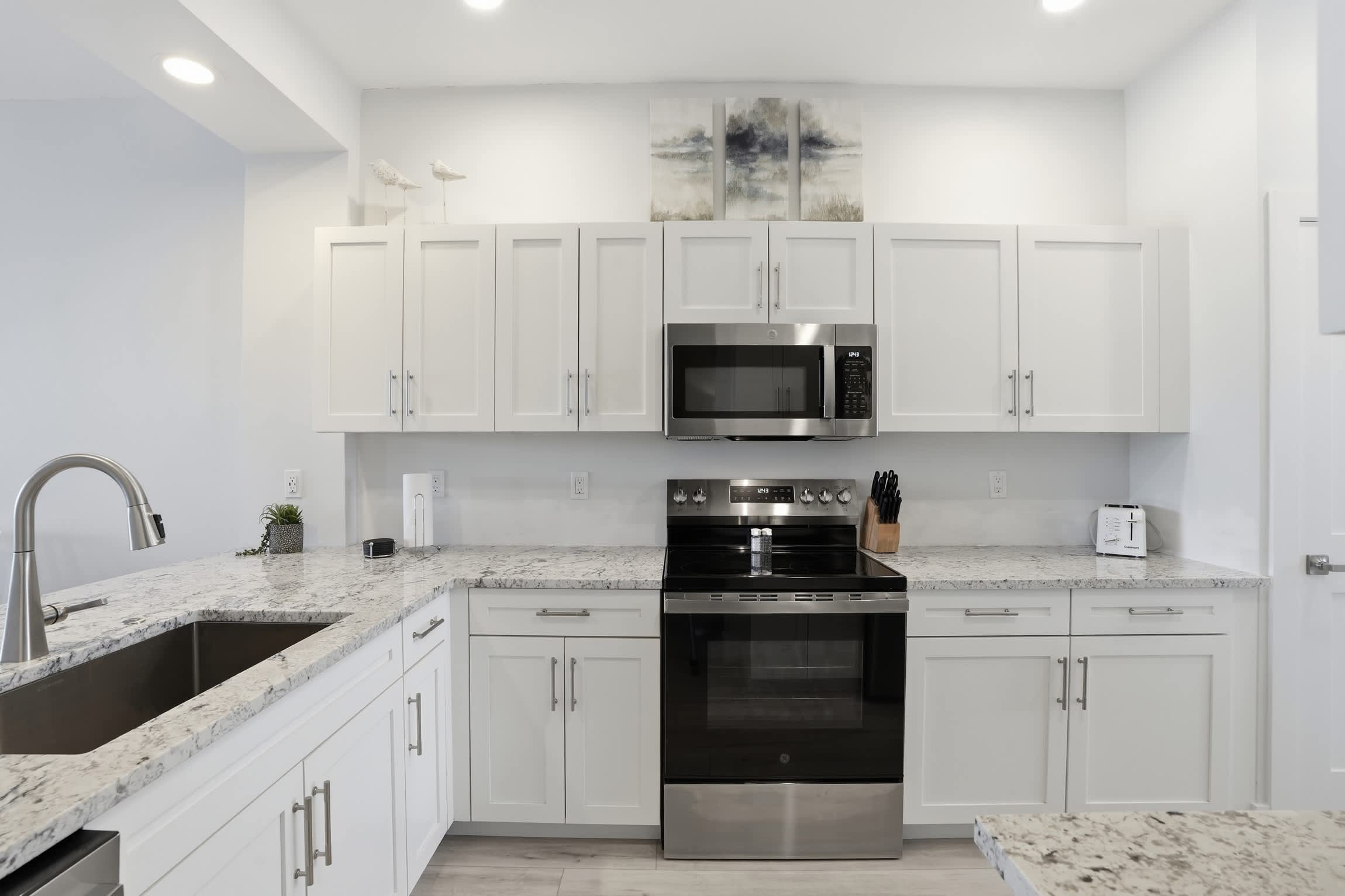 1524 Lake and Golf View Totally Updated | Photo 11