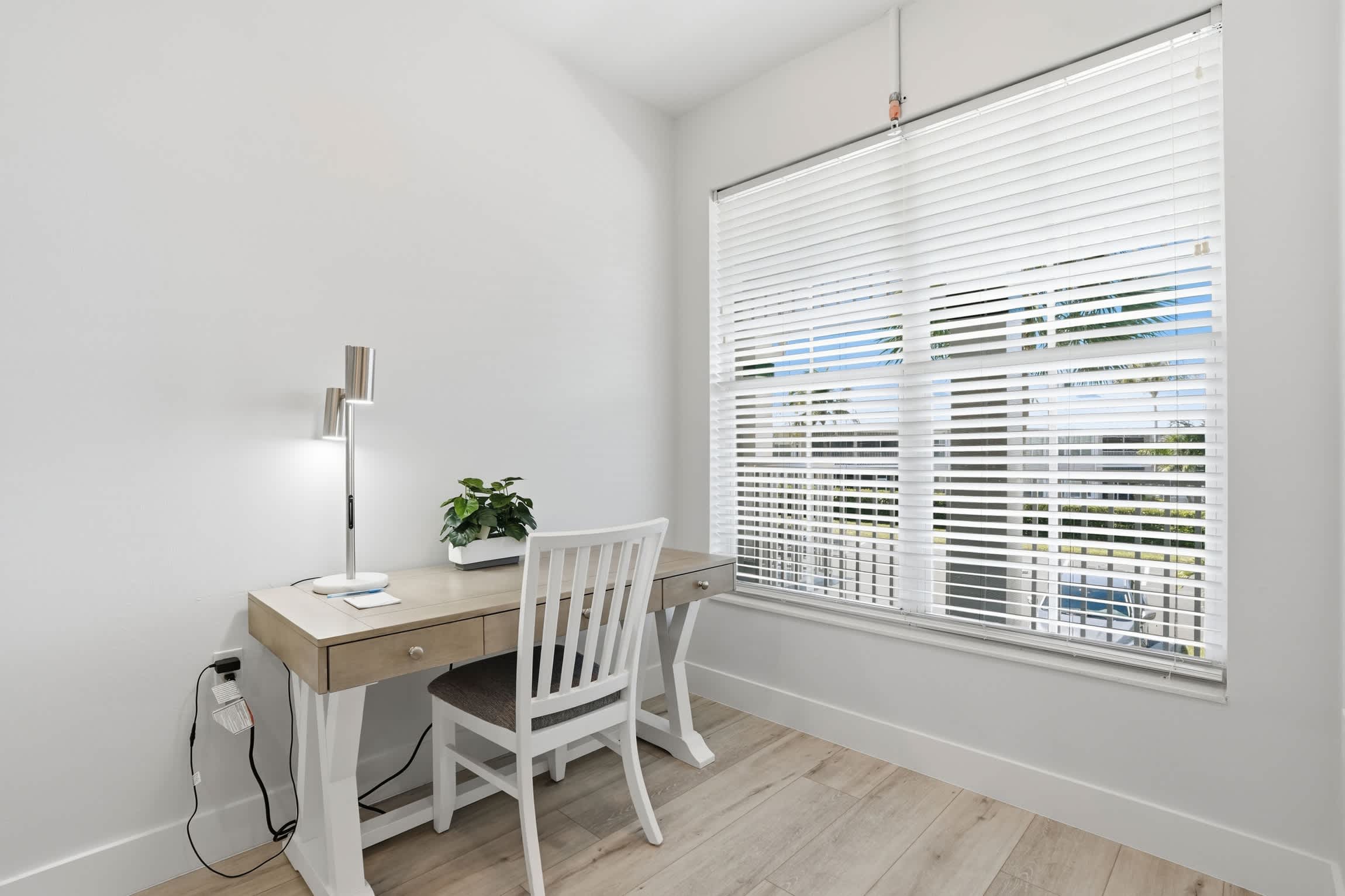 1524 Lake and Golf View Totally Updated | Photo 16