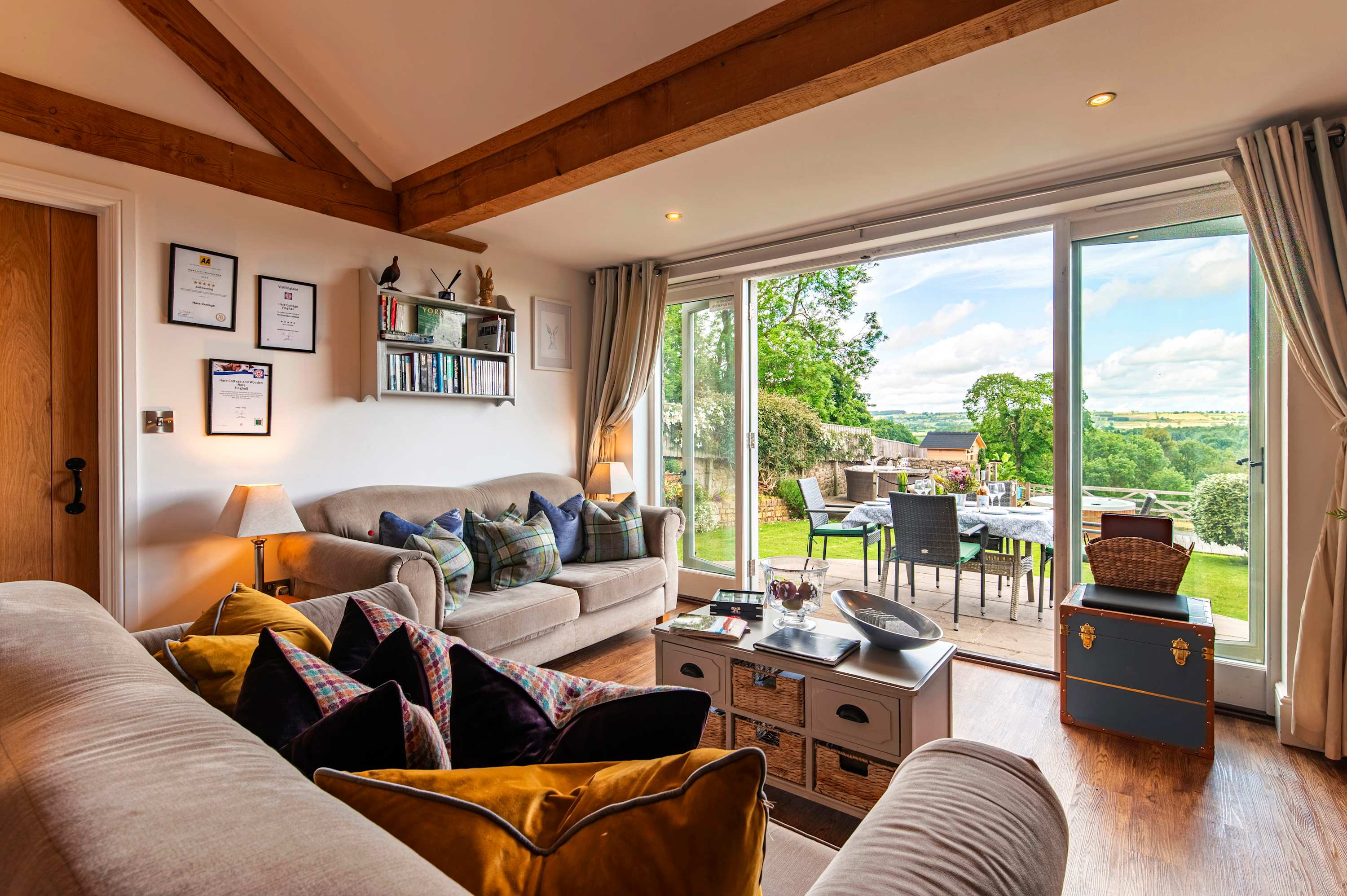 Luxury Cottage in Yorkshire Dales: Hot Tub, Fireplace & Garden