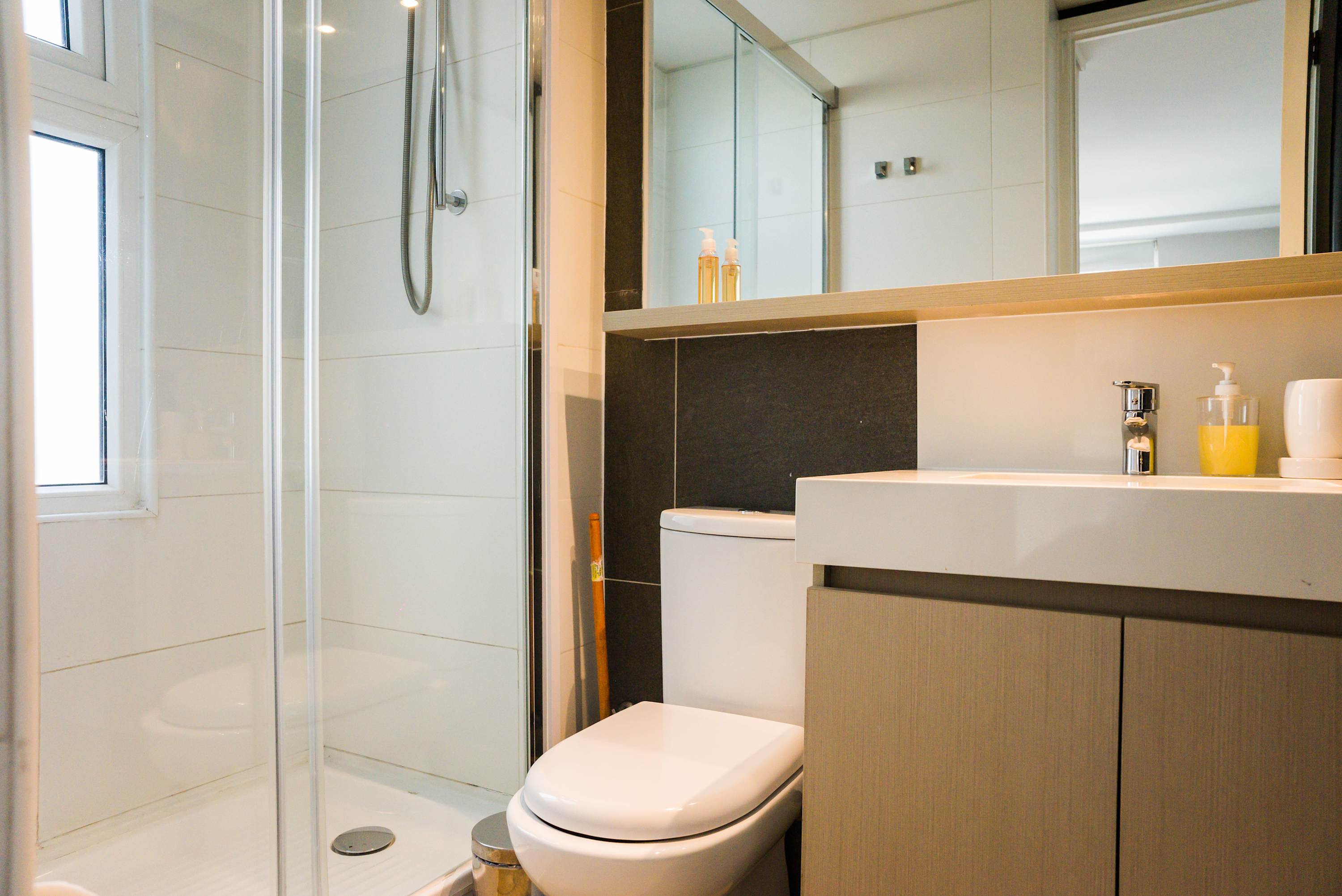 Modern 2BR 2BA Flat | Steps from Costanera Center