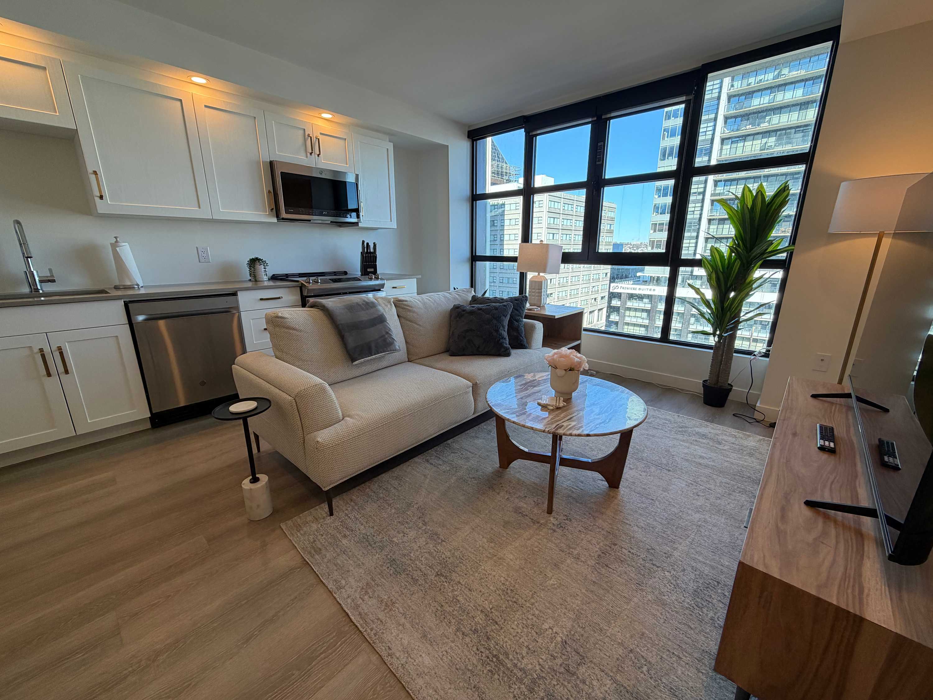 Halifax Waterfront 2 BR and 1 Bath with 6 appliances