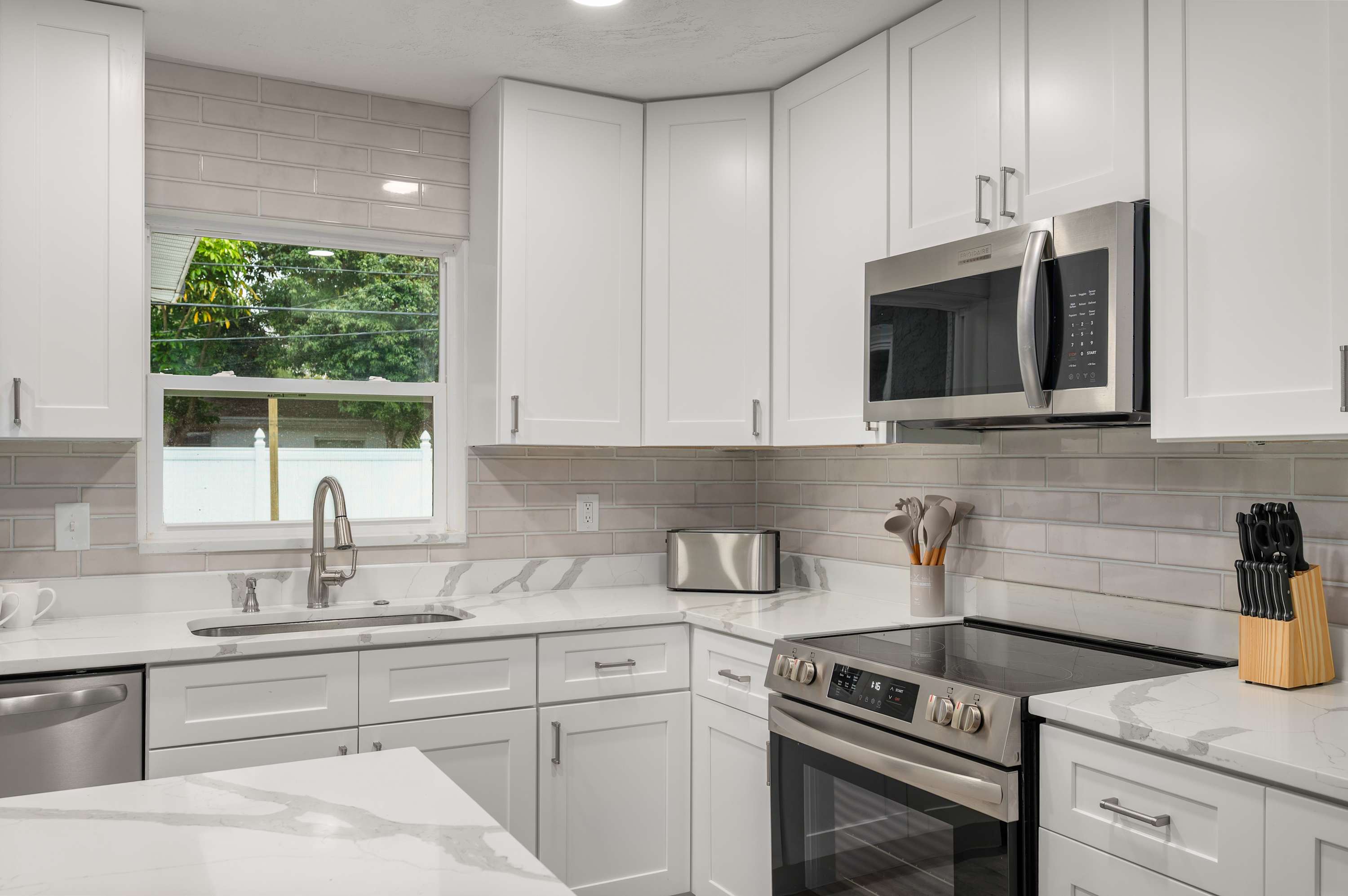 Heated Pool Villa! 5MI to Indian Rocks Beach!