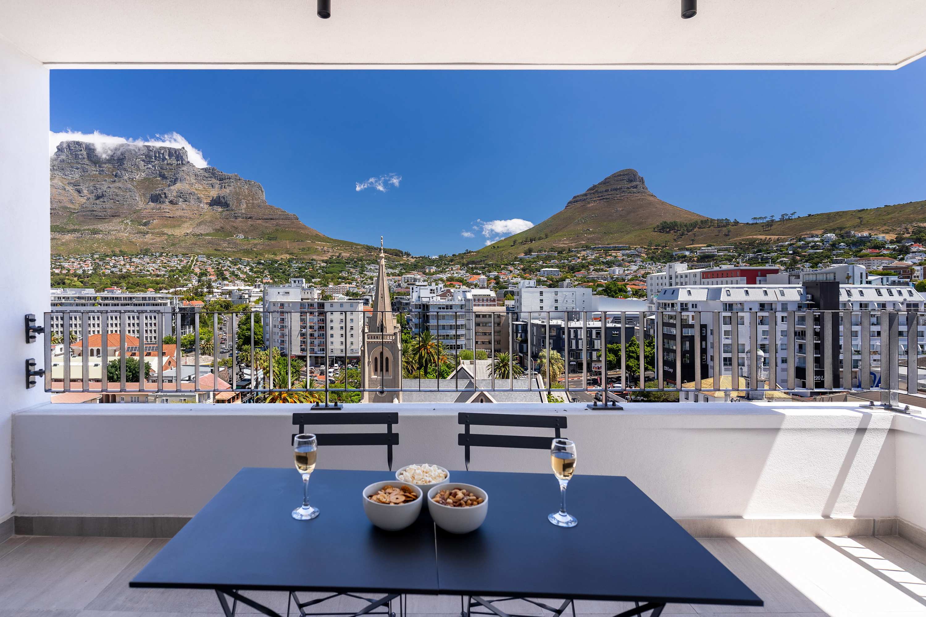 York Three Peak View - Studio, BBQ, Mountain Views — Cape Town, Western Cape — vacation rental