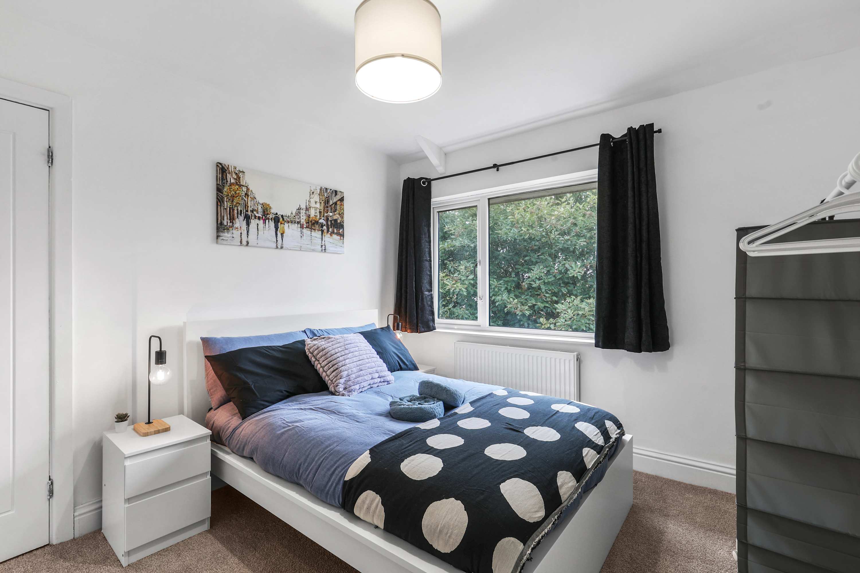 View Contractor Stay - WI-Fi - Pet Friendly - Parking in Surrey Crescent DH8 8HT Contractor Stay - WI-Fi - Pet Friendly - Parking in Surrey Crescent DH8 8HT - Property image 15 - VivreStays