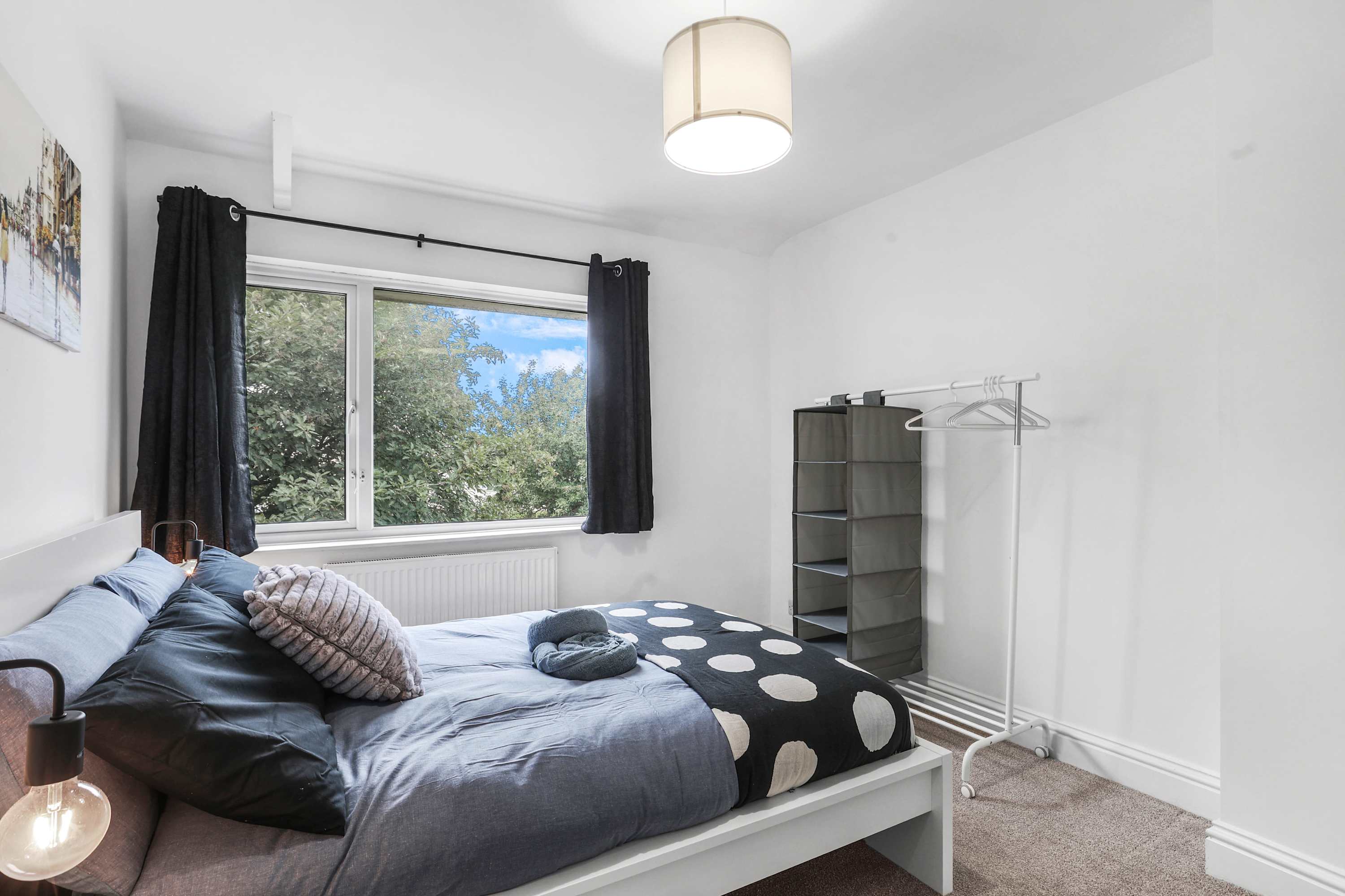 View Contractor Stay - WI-Fi - Pet Friendly - Parking in Surrey Crescent DH8 8HT Contractor Stay - WI-Fi - Pet Friendly - Parking in Surrey Crescent DH8 8HT - Property image 16 - VivreStays