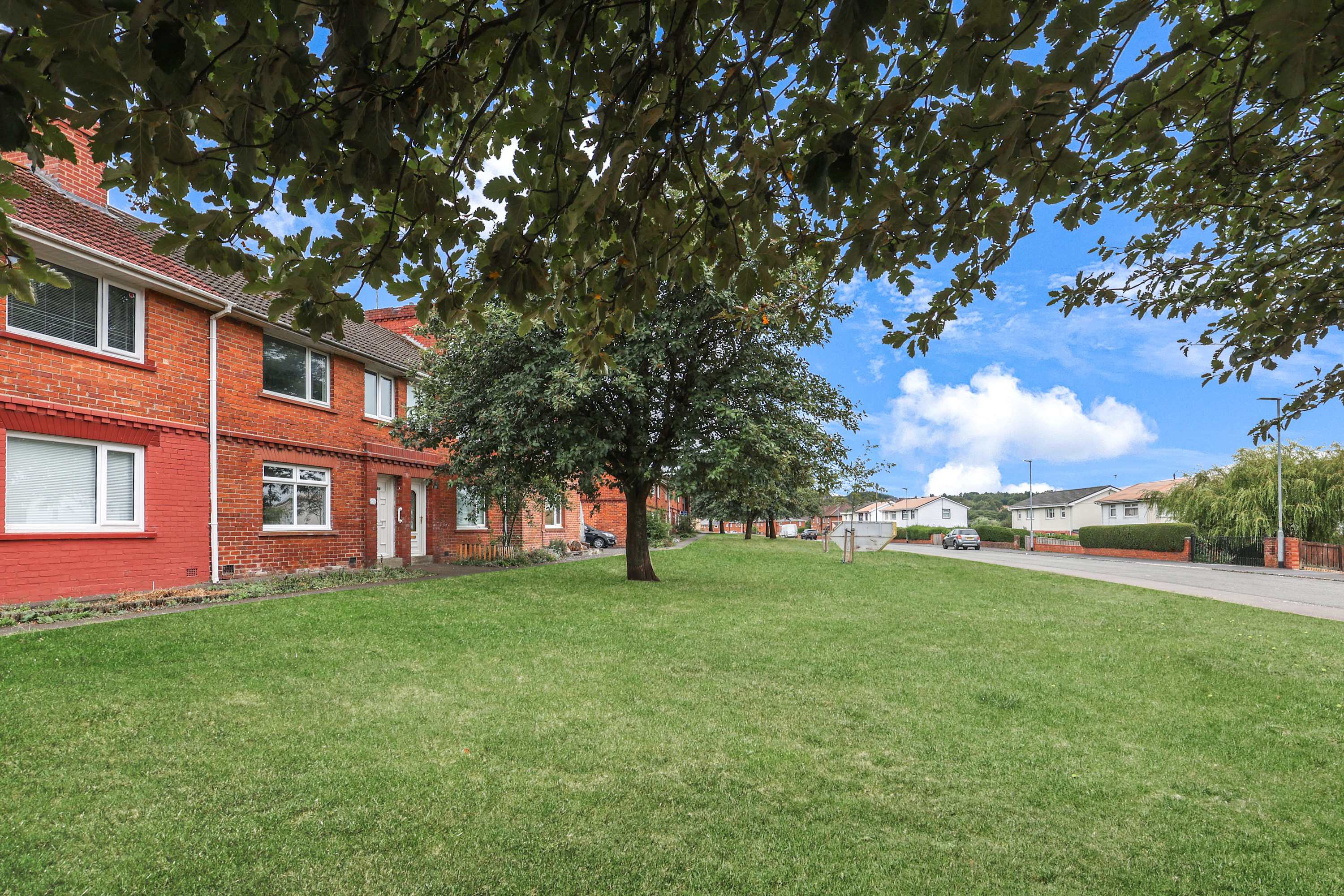 View Contractor Stay - WI-Fi - Pet Friendly - Parking in Surrey Crescent DH8 8HT Contractor Stay - WI-Fi - Pet Friendly - Parking in Surrey Crescent DH8 8HT - Property image 5 - VivreStays