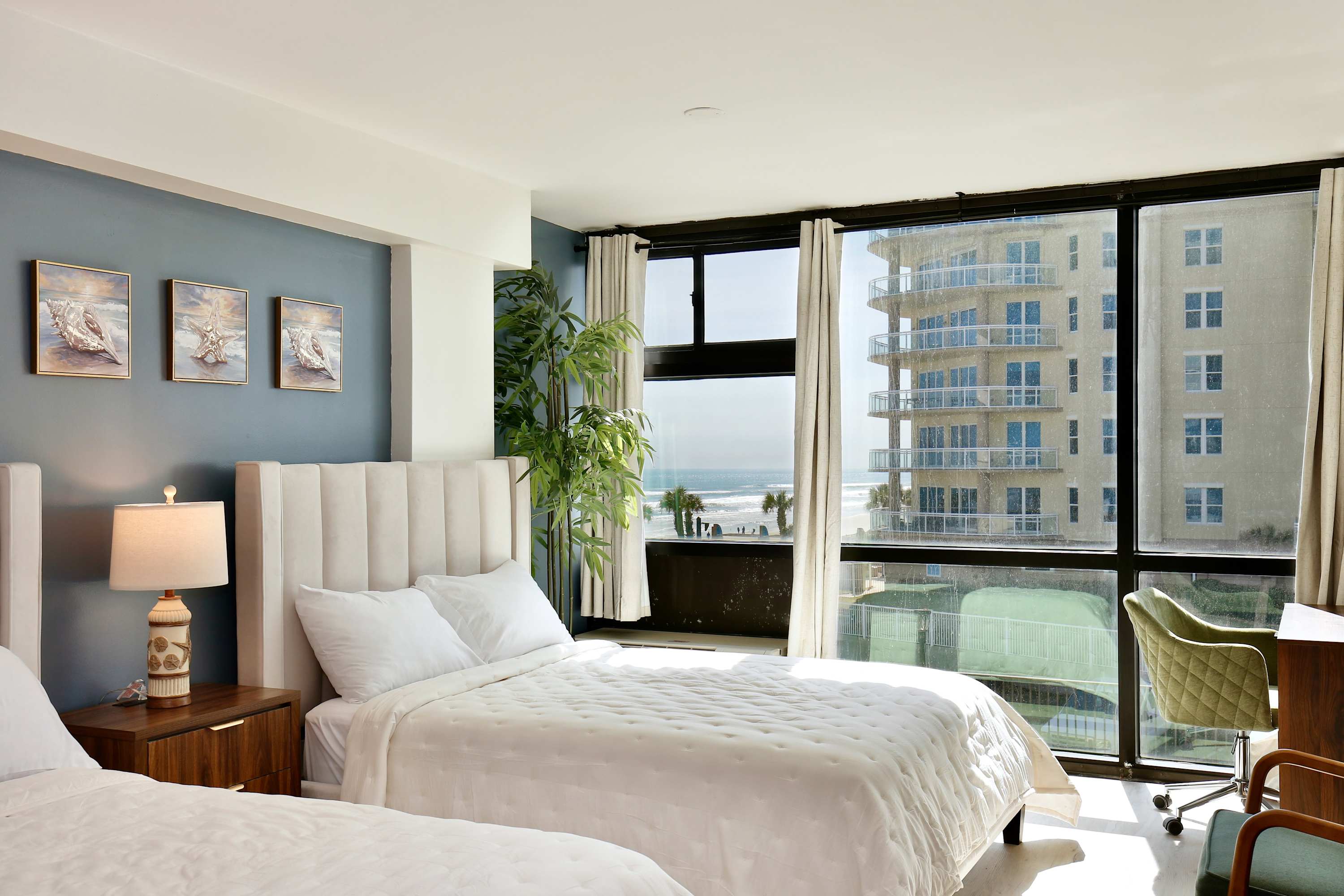  Modern Studio - Partial Beach Views, Pool & Porch — Daytona Beach, FL — vacation rental