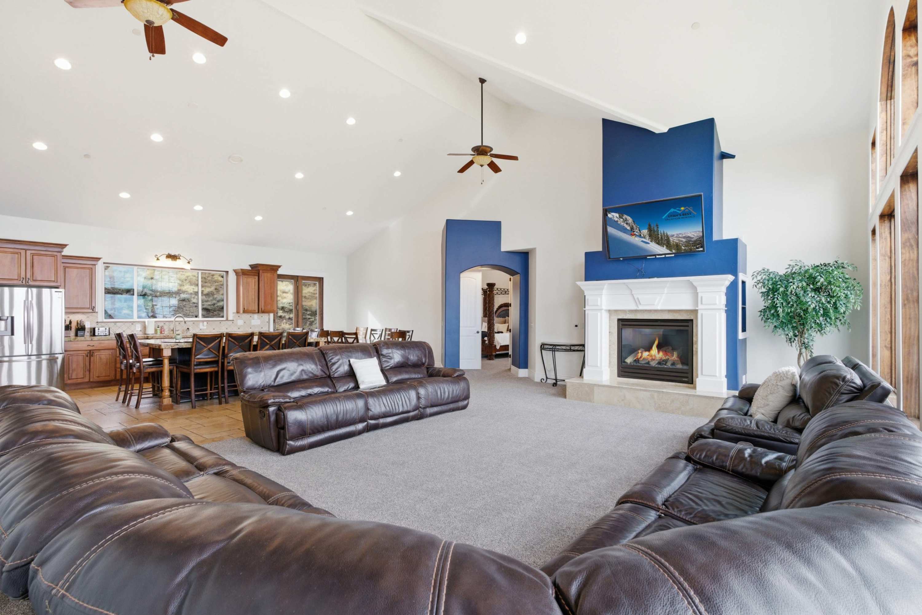 Grand Palace in SLC with Home Theater and Panoramic Views 4