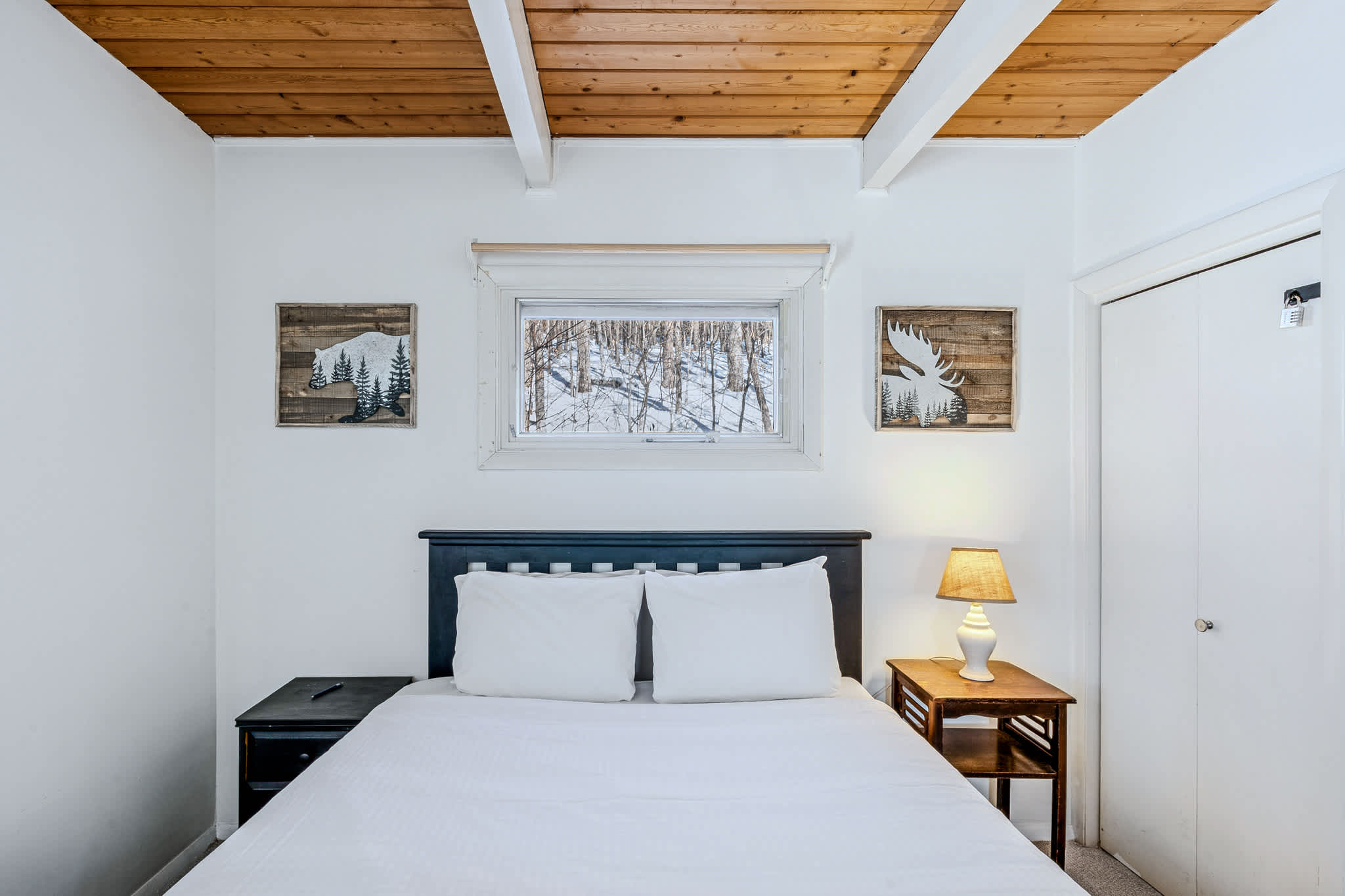 Quechee Woodland Escape: Ski, Fireplace + Foosball