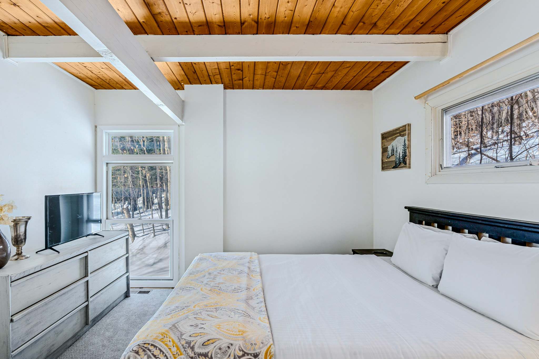 Quechee Woodland Escape: Ski, Fireplace + Foosball