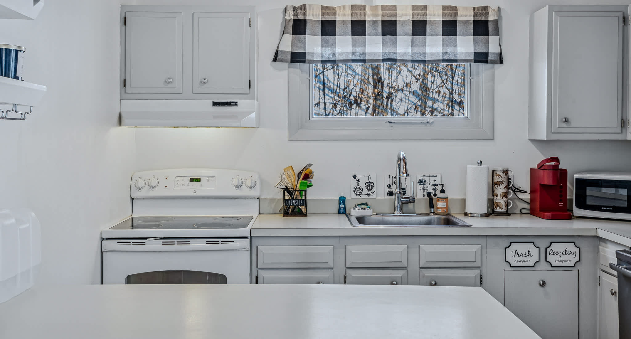 Quechee Woodland Escape: Ski, Fireplace + Foosball