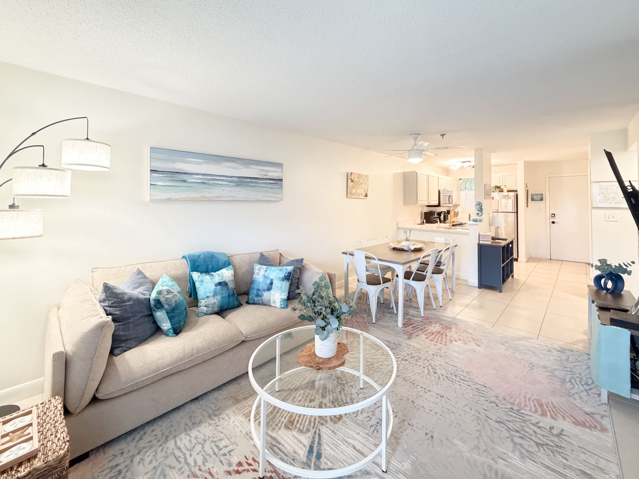 Coastal 2 bed 2 ba Villa - Pools - beach access