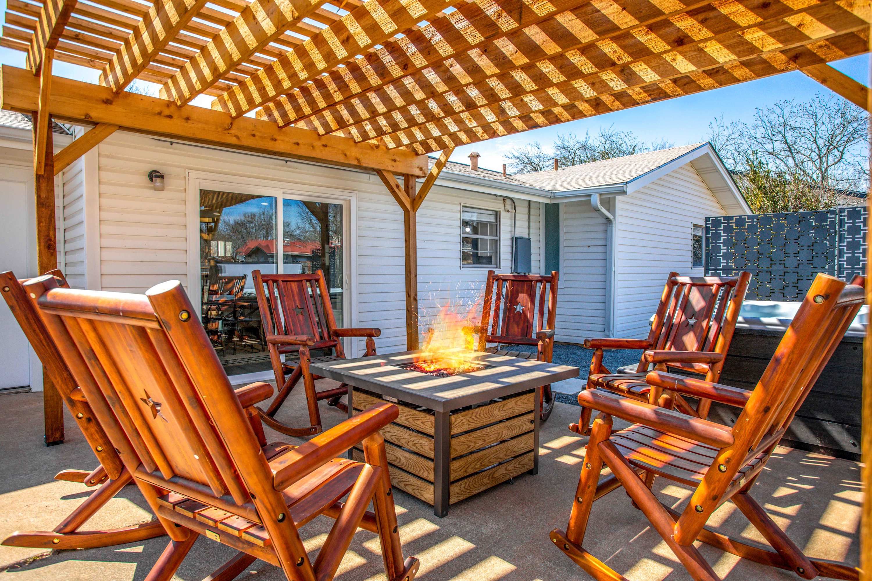Sunrise Haus - Hot Tub & Fire Pit — Fredericksburg, TX — vacation rental