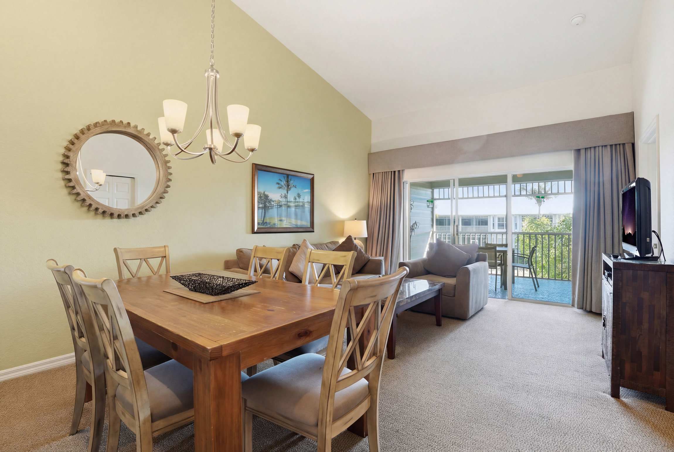 1724 Lake View Tall Ceilings W Rare Floor Plan | Photo 14