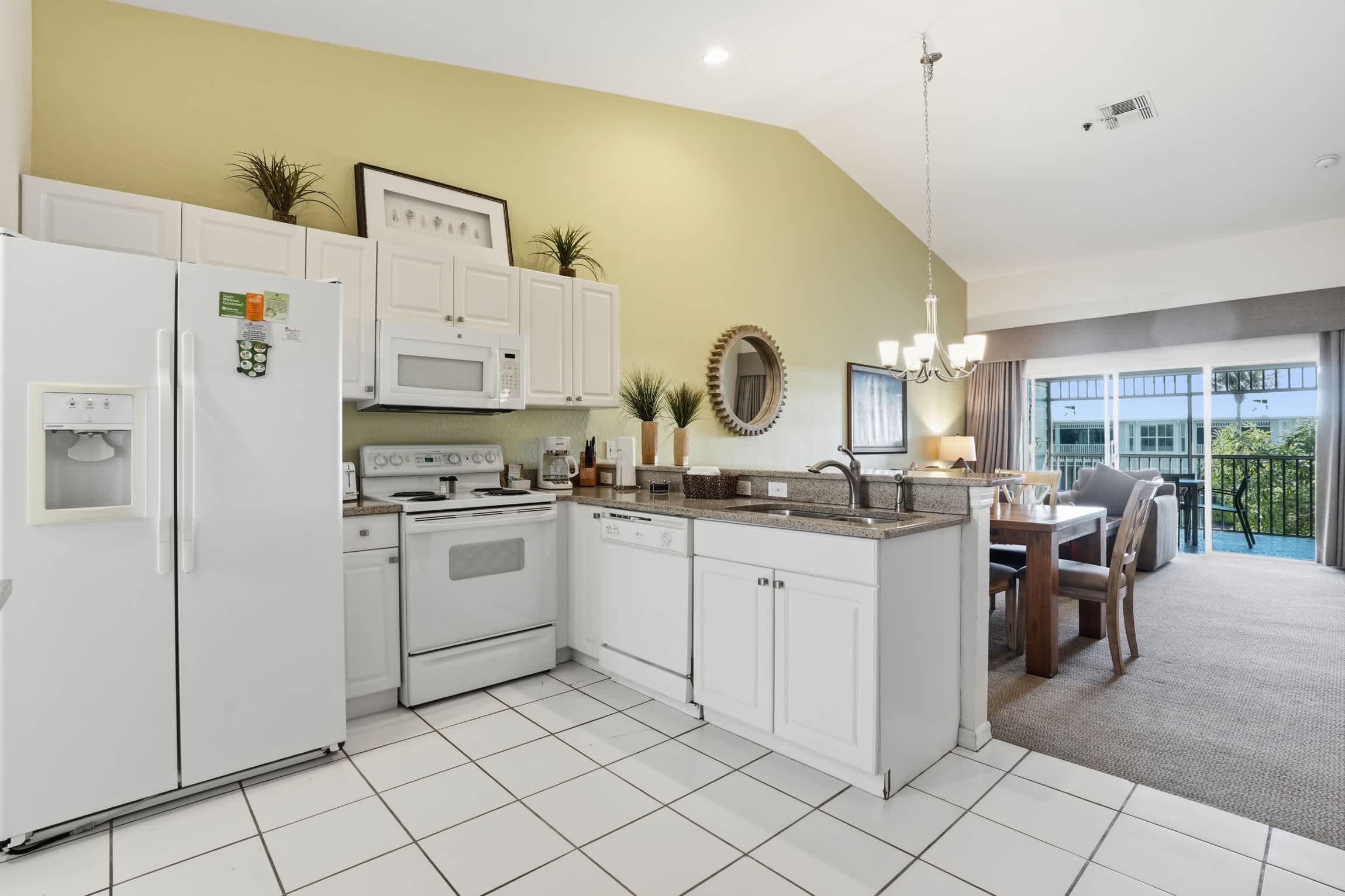 1724 Lake View Tall Ceilings W Rare Floor Plan | Photo 12