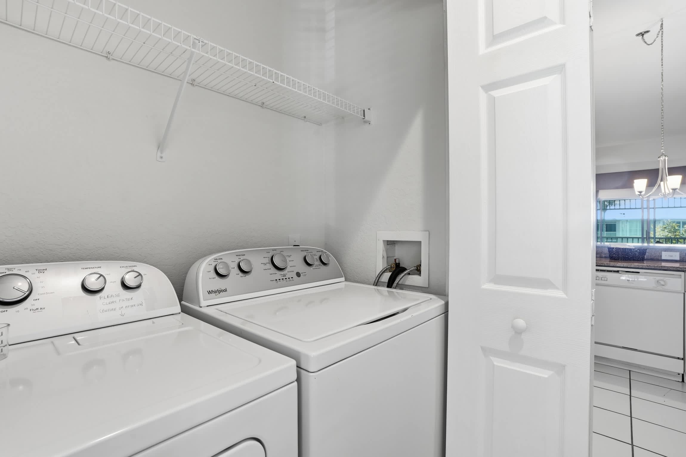 1724 Lake View Tall Ceilings W Rare Floor Plan | Photo 13