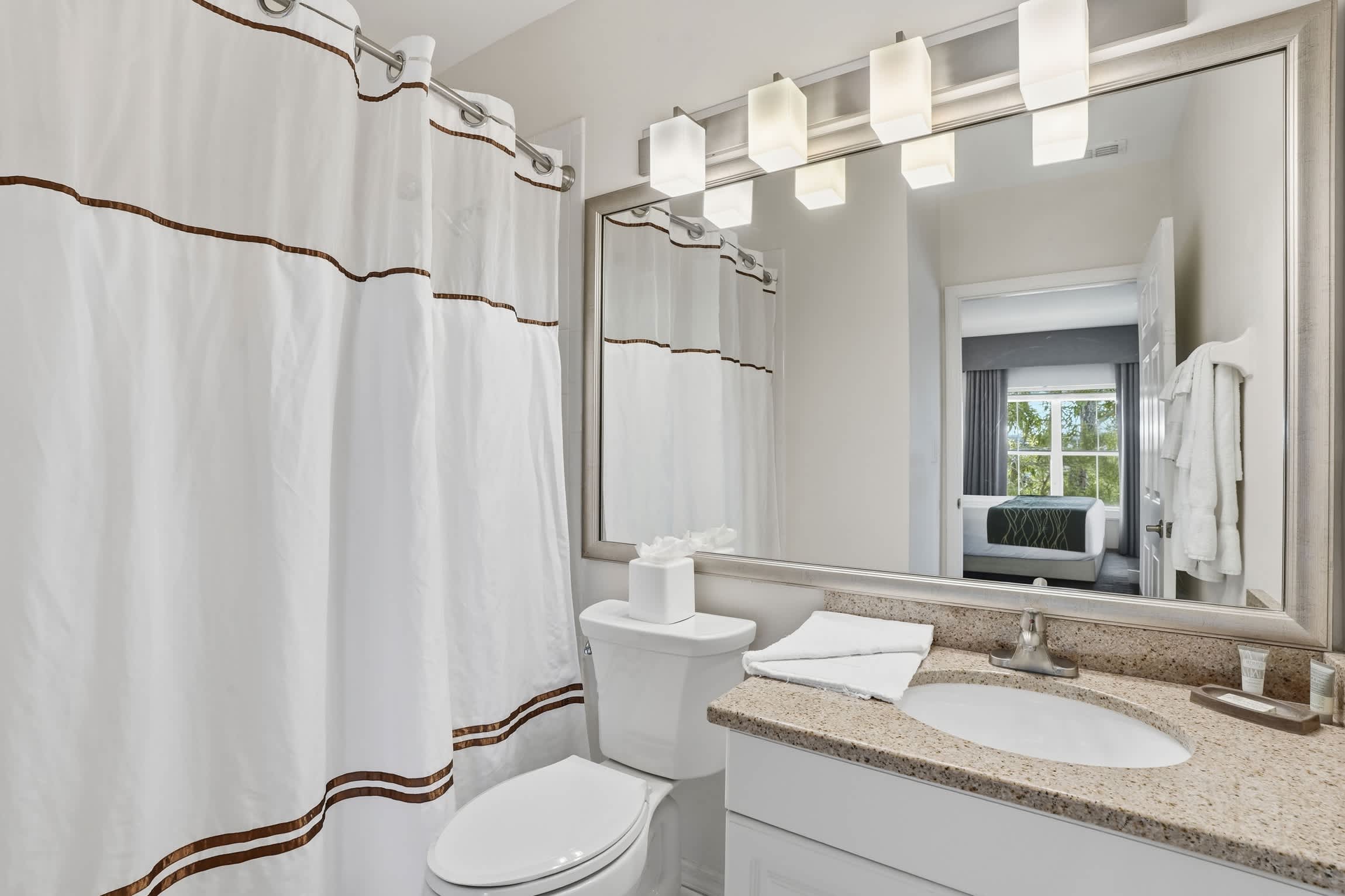 1724 Lake View Tall Ceilings W Rare Floor Plan | Photo 21