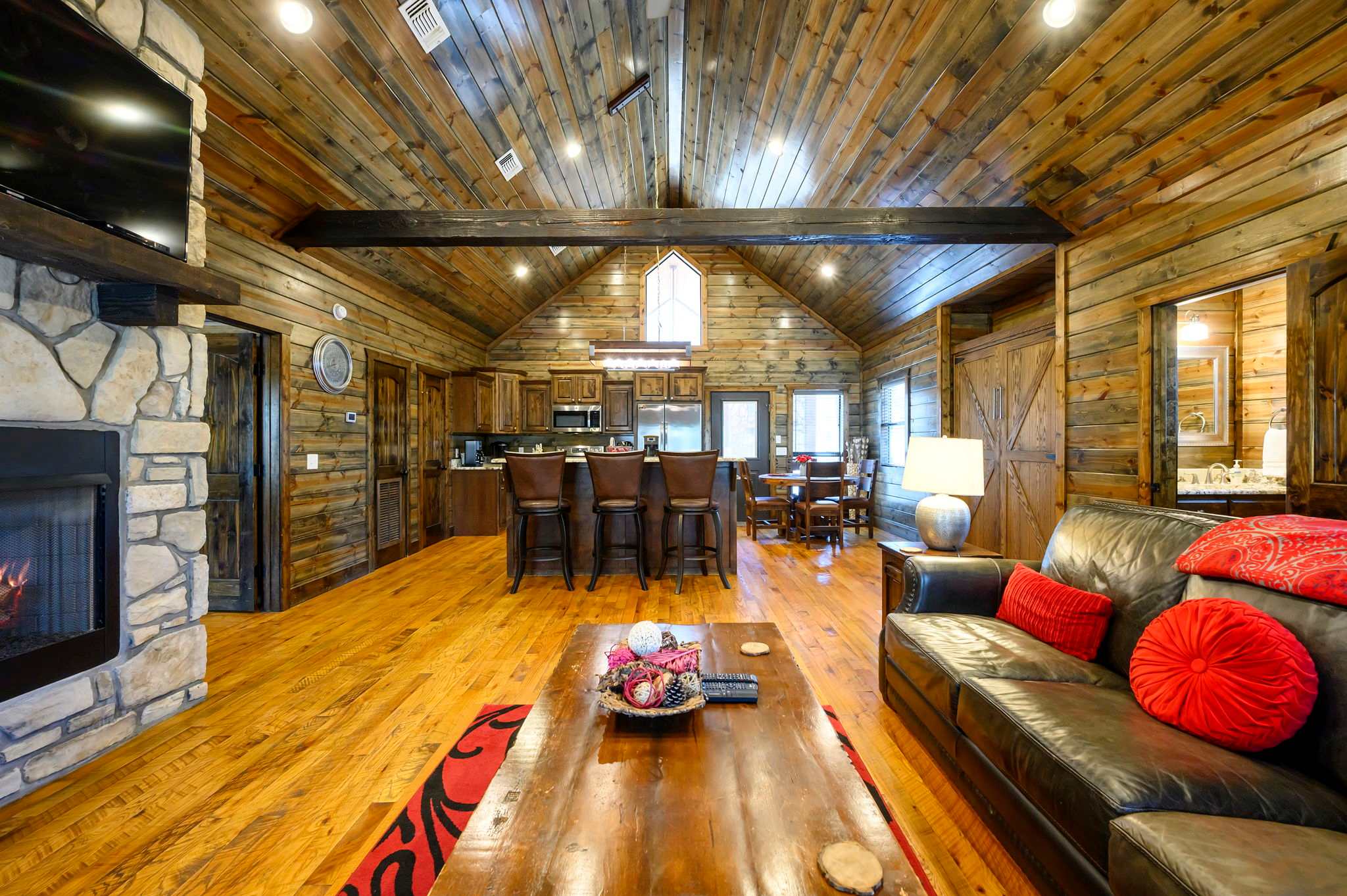 Pond Lily Creek – w/ Hot Tub