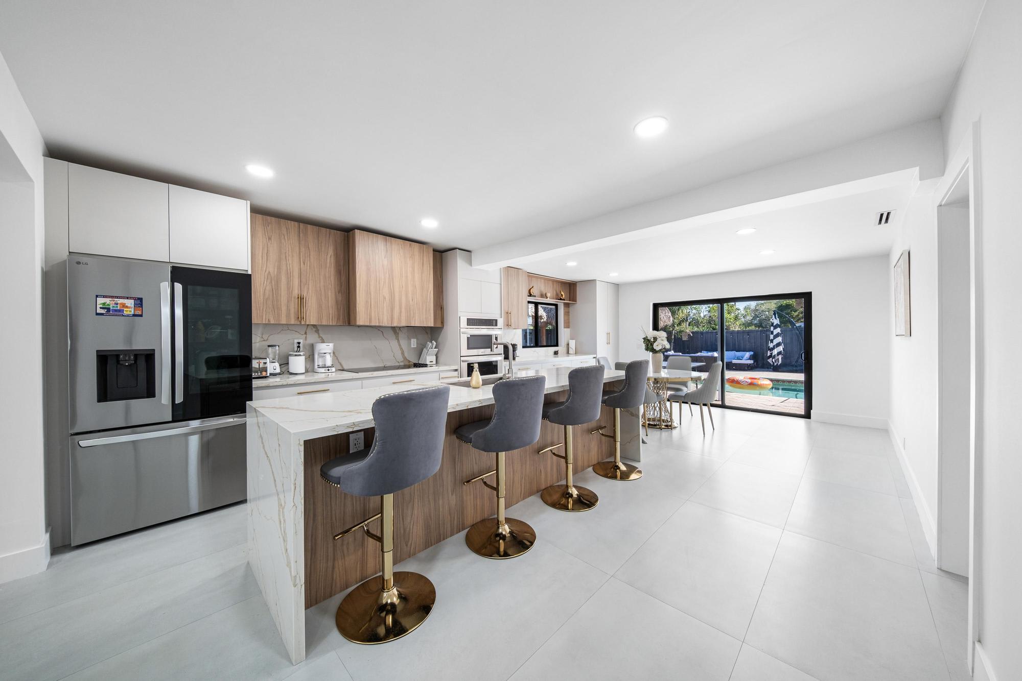 4BR Villa | Heated Pool & BBQ, 10 Min to Hard Rock