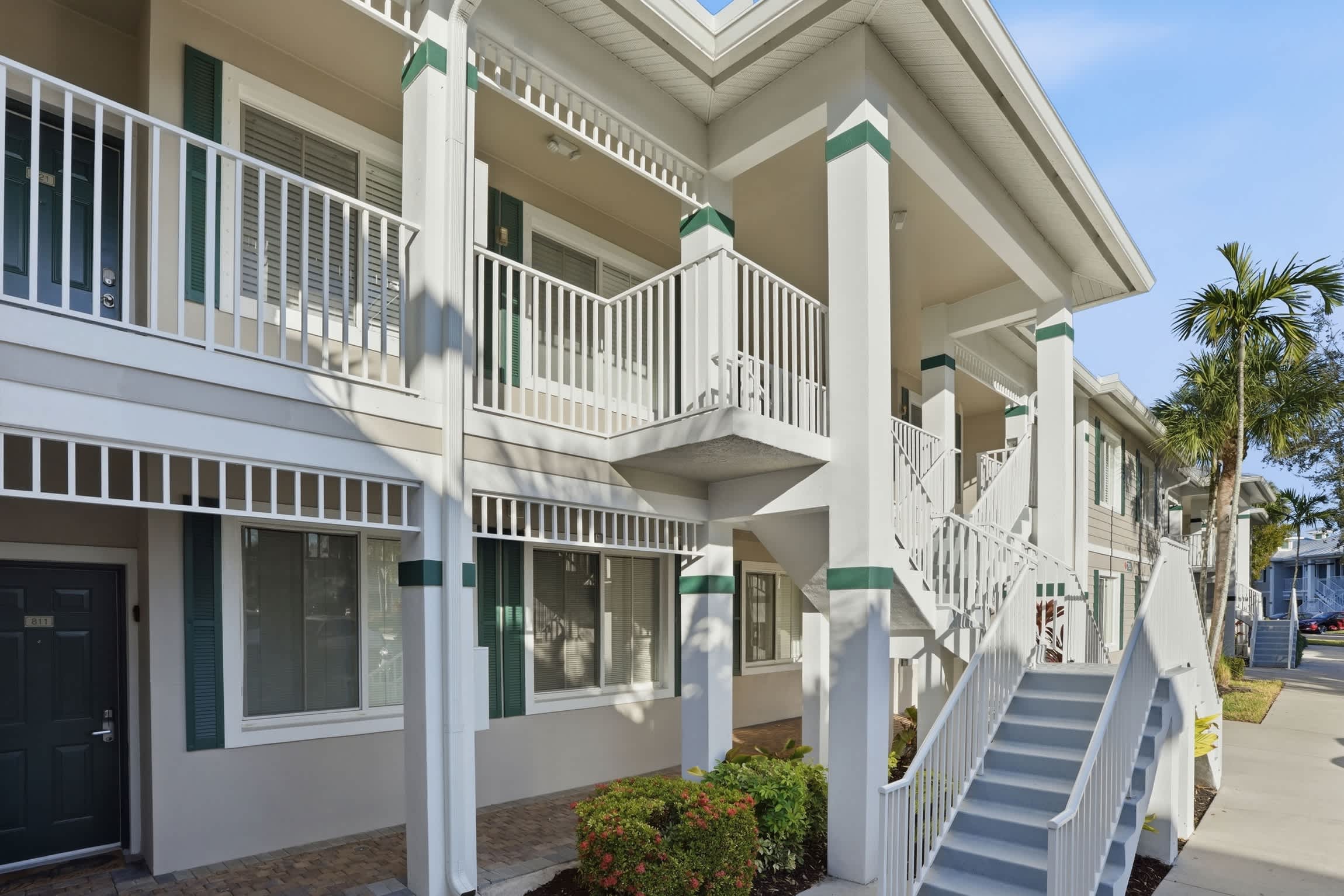 813 Lake and Pool Views First Floor With Desk | Photo 9