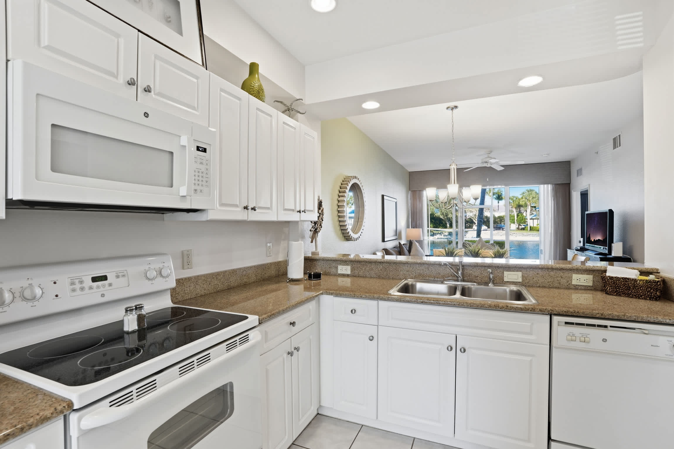 813 Lake and Pool Views First Floor With Desk | Photo 2