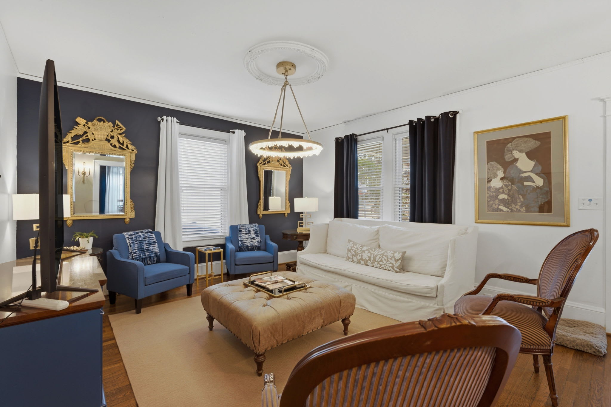 Stylish 4BR Getaway, Sleeps 8, Prime Raleigh Location — Raleigh, NC — vacation rental